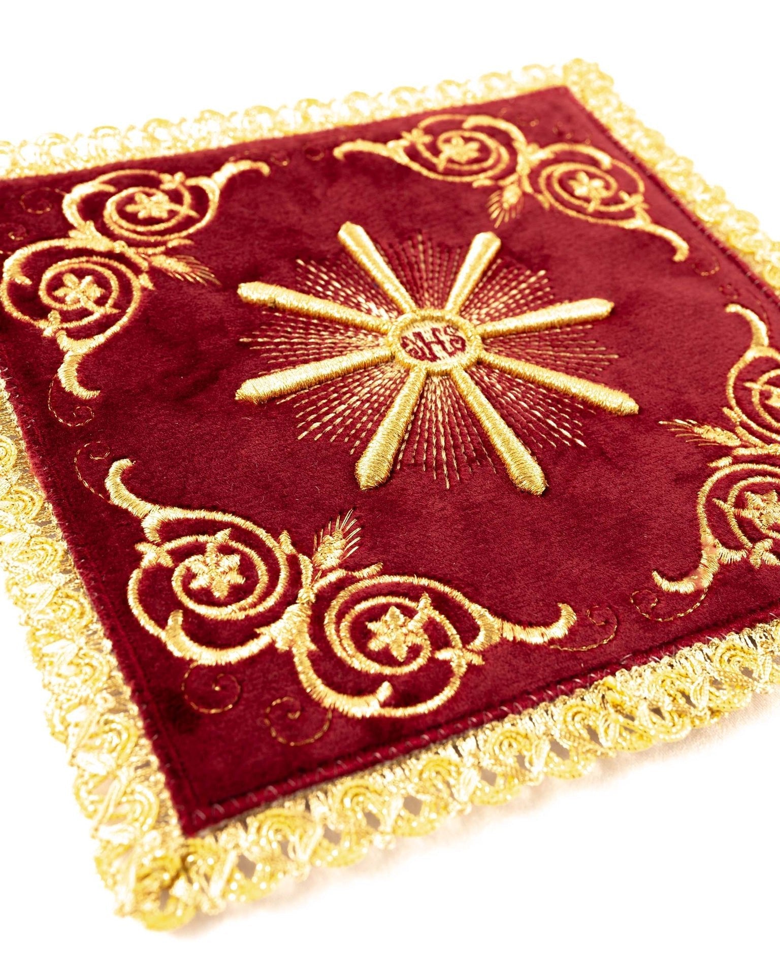 Linge d’autel brodé en velours rouge KDT/5034/02/W - CHASUBLES.FR