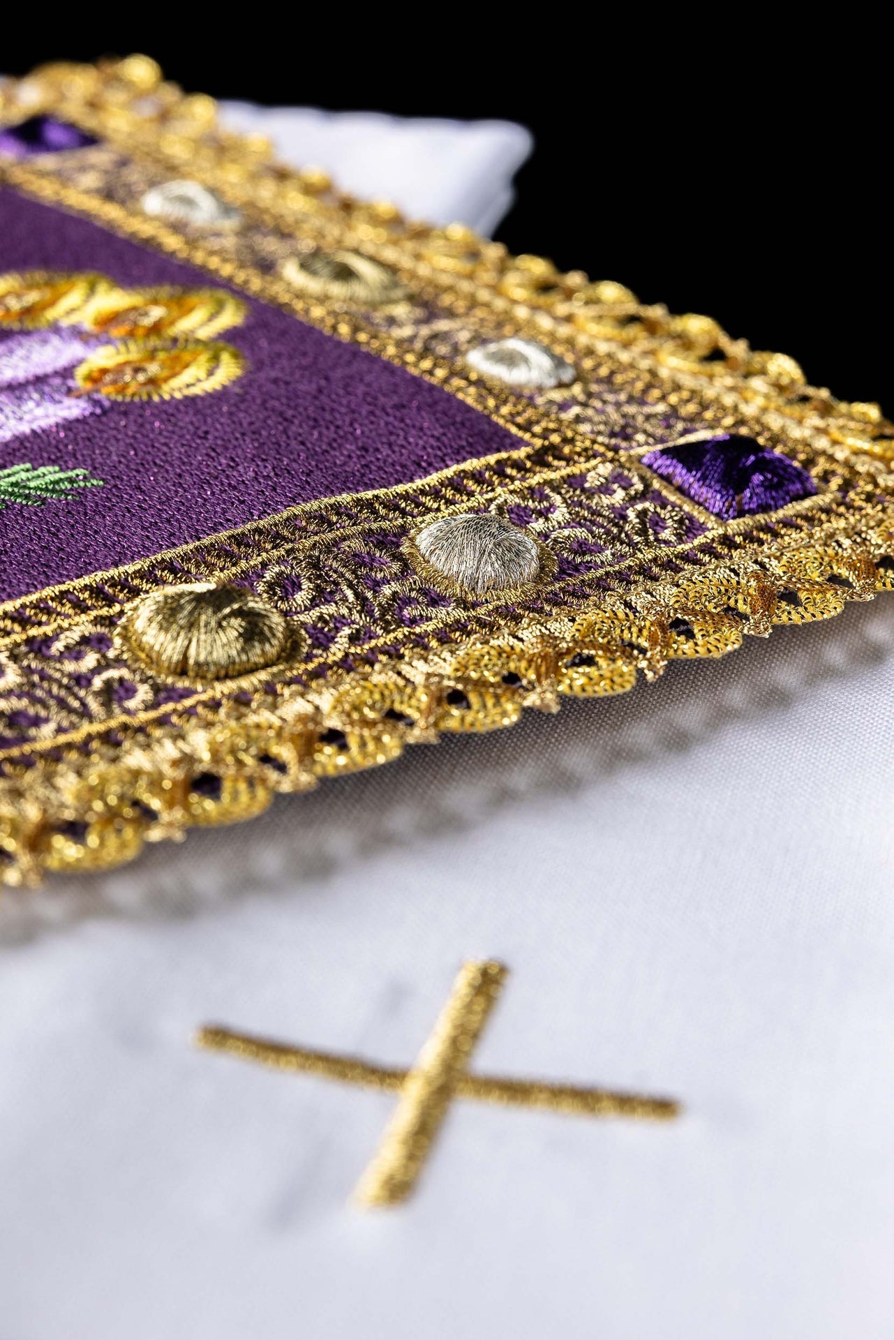 Linge d’Autel Brodé pour l’Avent S-5176/03 - CHASUBLES.FR