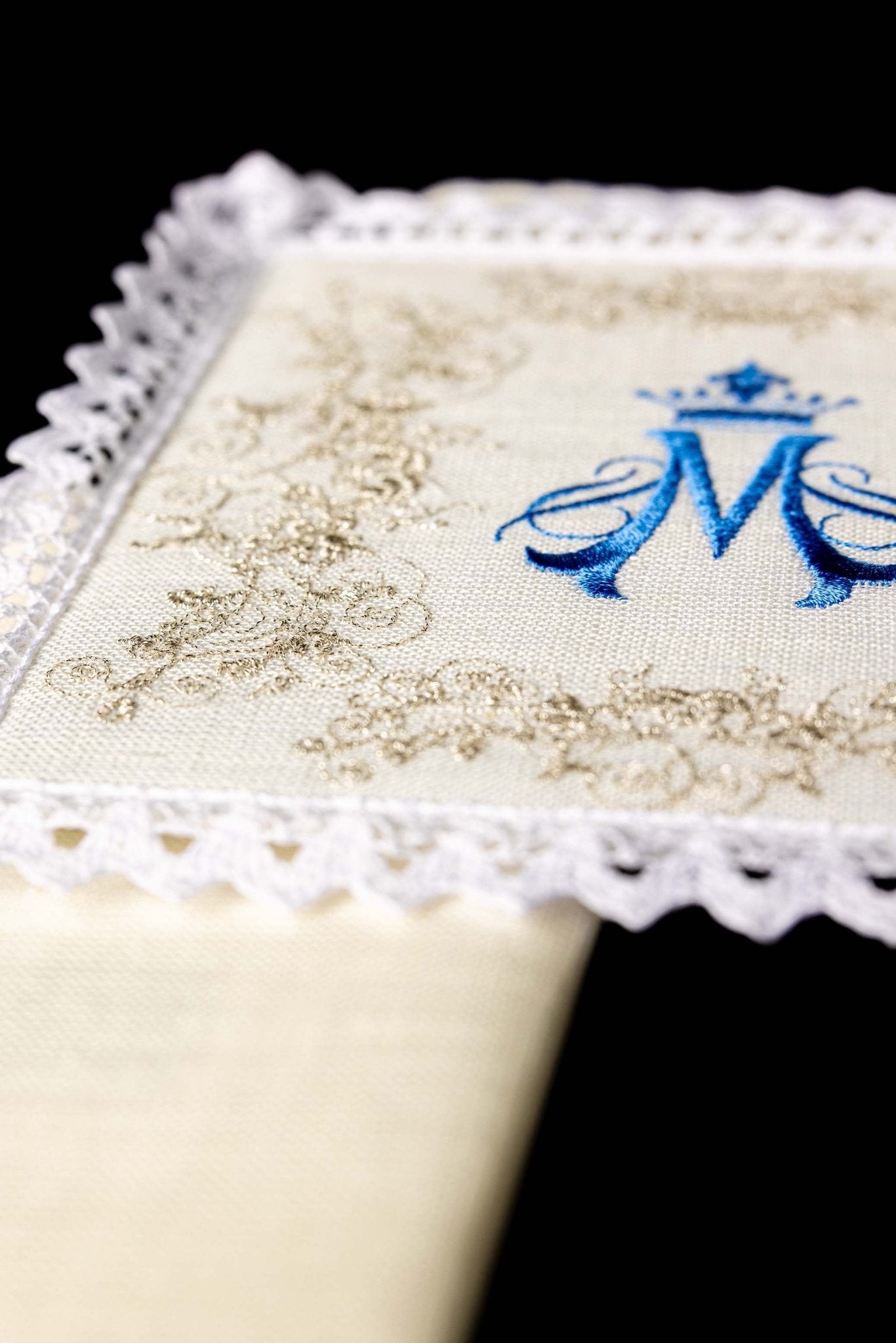 Linge d'autel en lin brodé avec le motif marial KKL/161 - CHASUBLES.FR