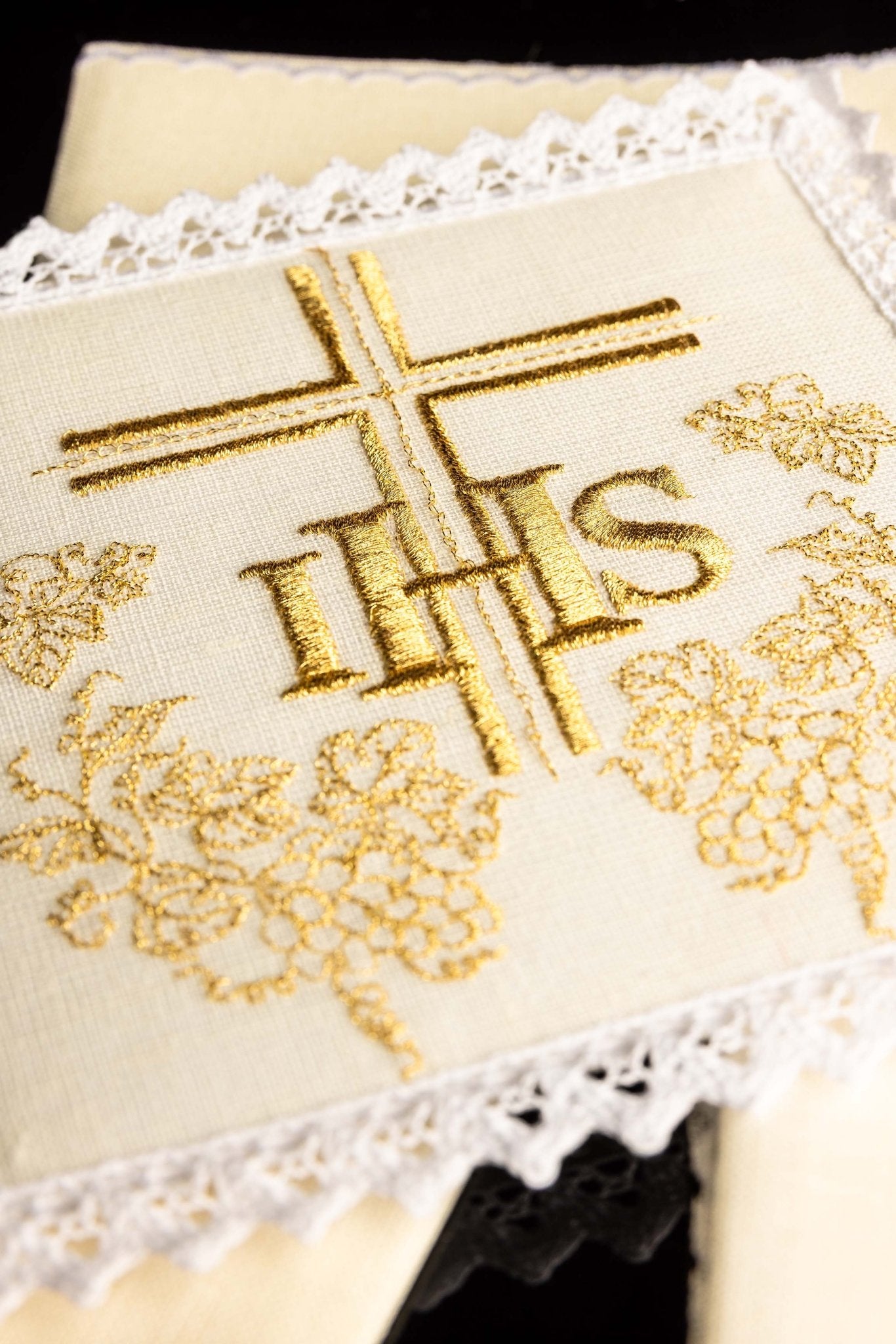 Linge d'autel en lin brodé IHS KKL/156 - CHASUBLES.FR
