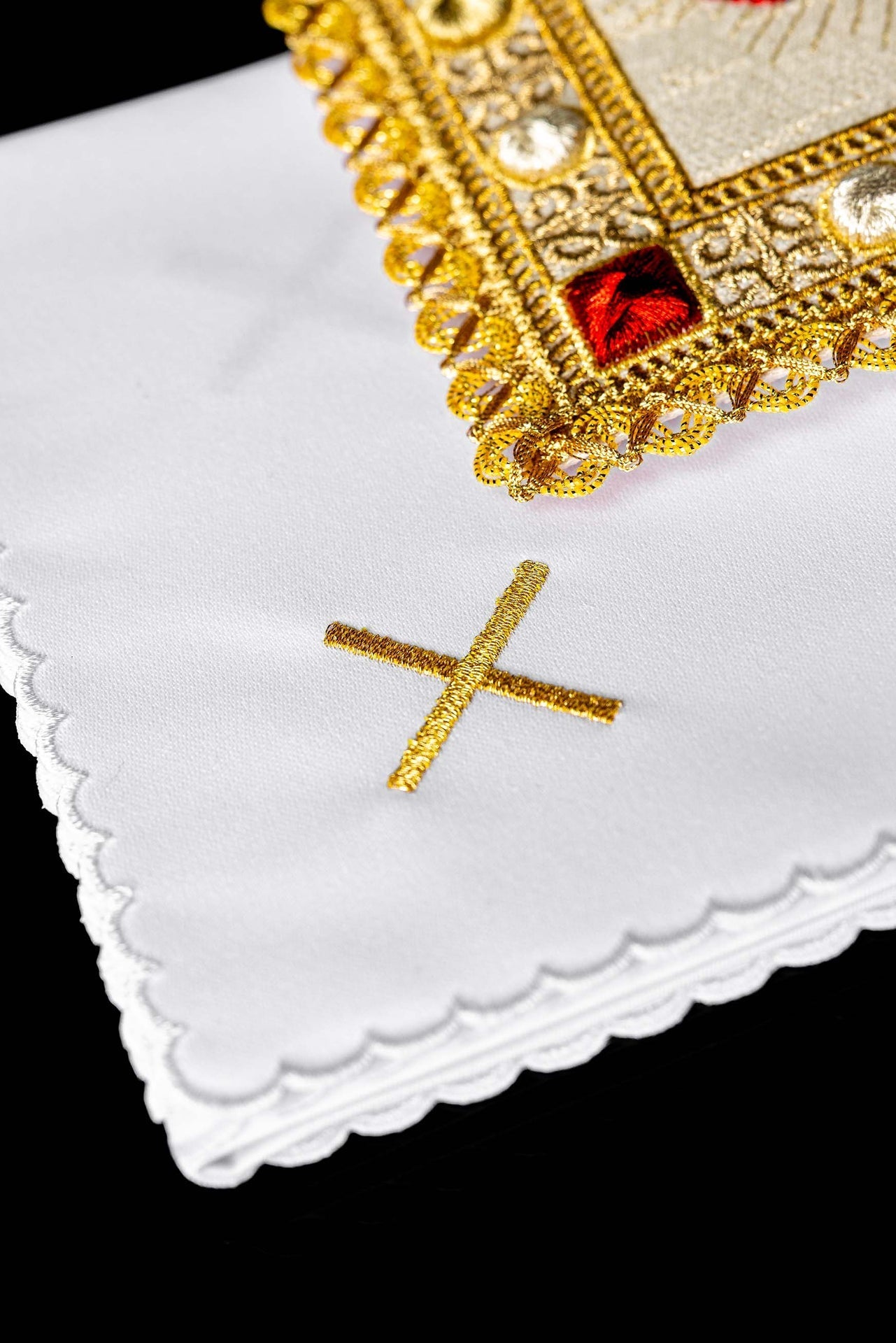 Linges d'autel avec broderie des trois cœurs S-5577 - CHASUBLES.FR