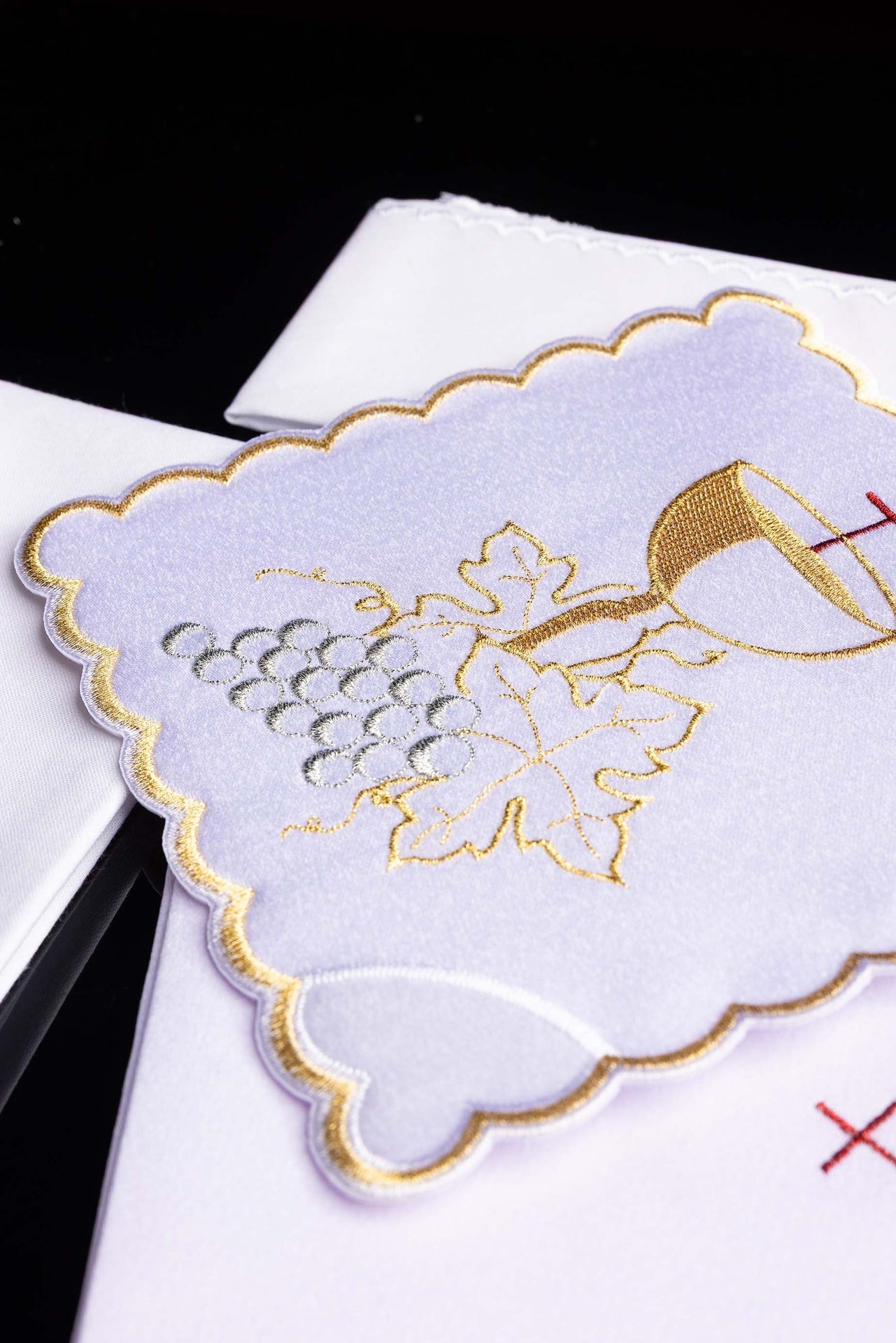 Linges d’autel brodés avec le symbole du calice et des raisins KK/094 - CHASUBLES.FR