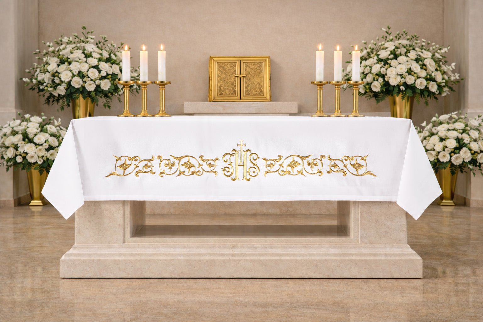 Nappe d’autel avec symbole IHS brodé S-8859-04 150*300 - CHASUBLES.FR