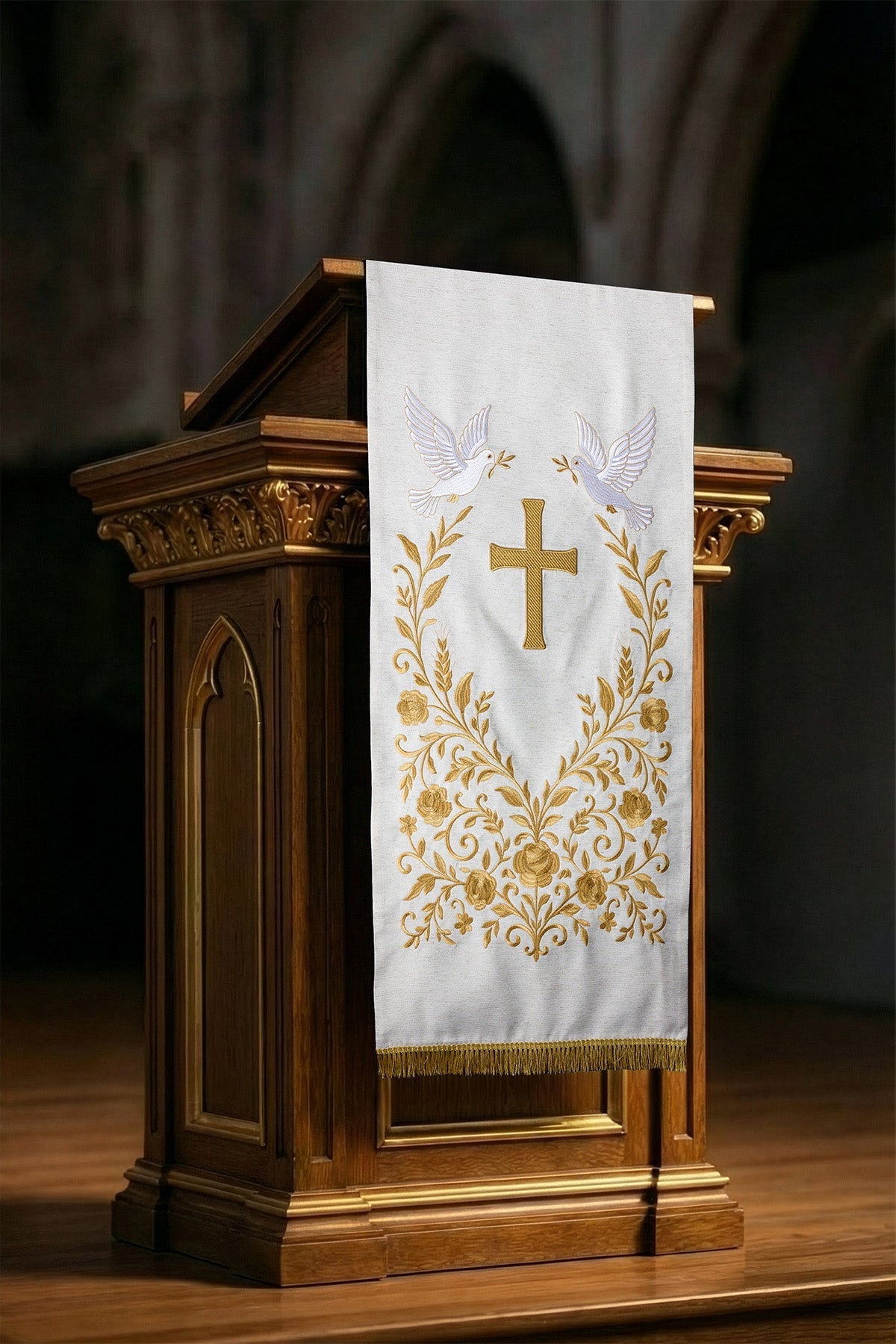 Nappe de lutrin avec broderie de la croix et des colombes en écru LE/8049/05 55*250 - CHASUBLES.FR