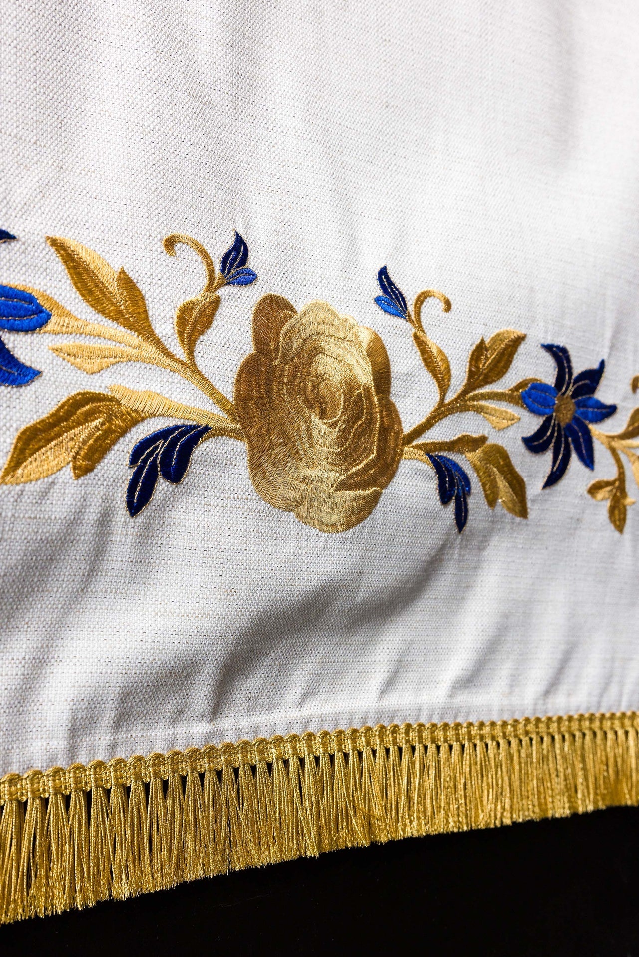 Nappe de lutrin avec broderie mariale en écru LE/8045/05 55*250 - CHASUBLES.FR
