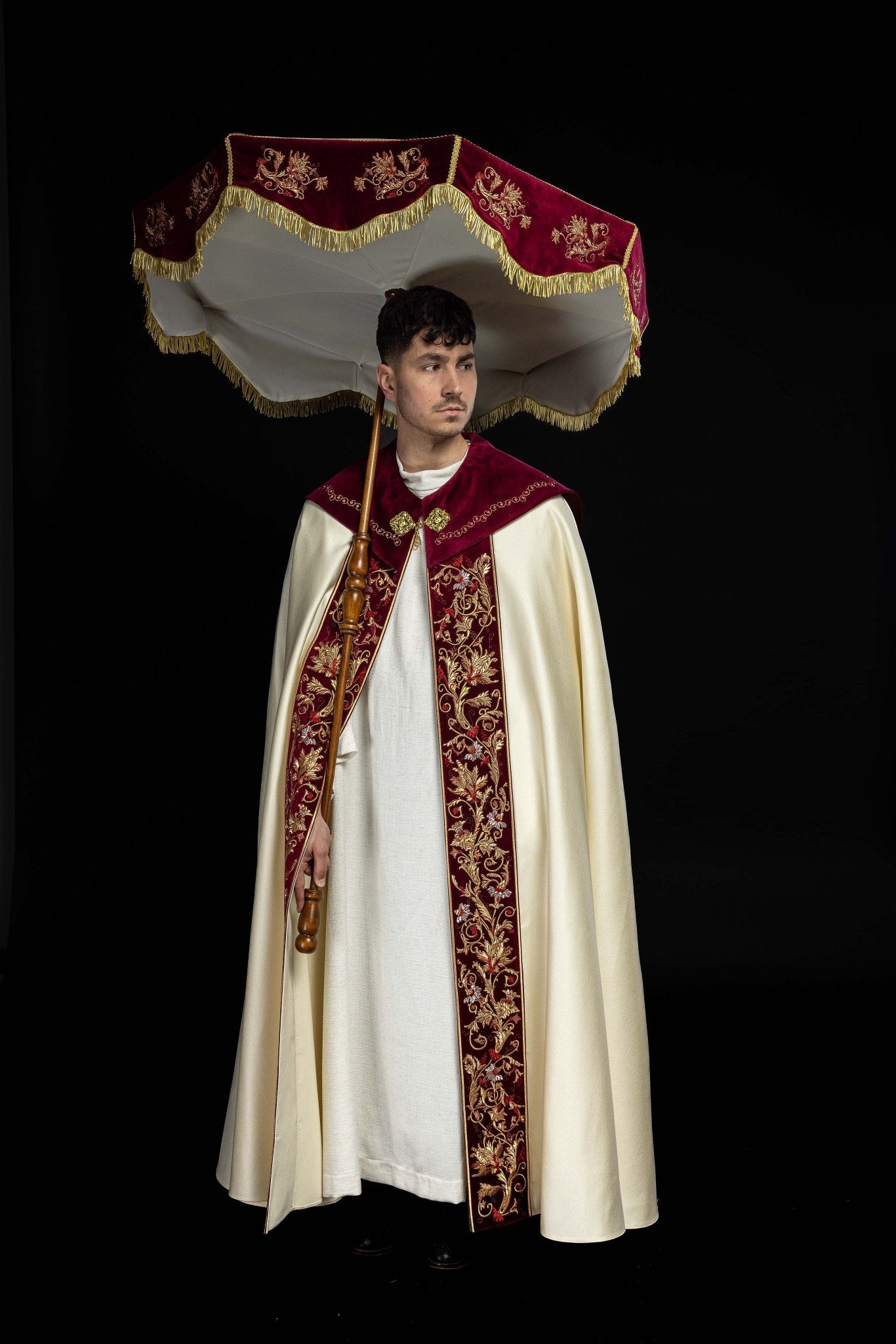 Ombrelle de procession bordeaux-écru brodé KPP/006/05/20/PA - CHASUBLES.FR