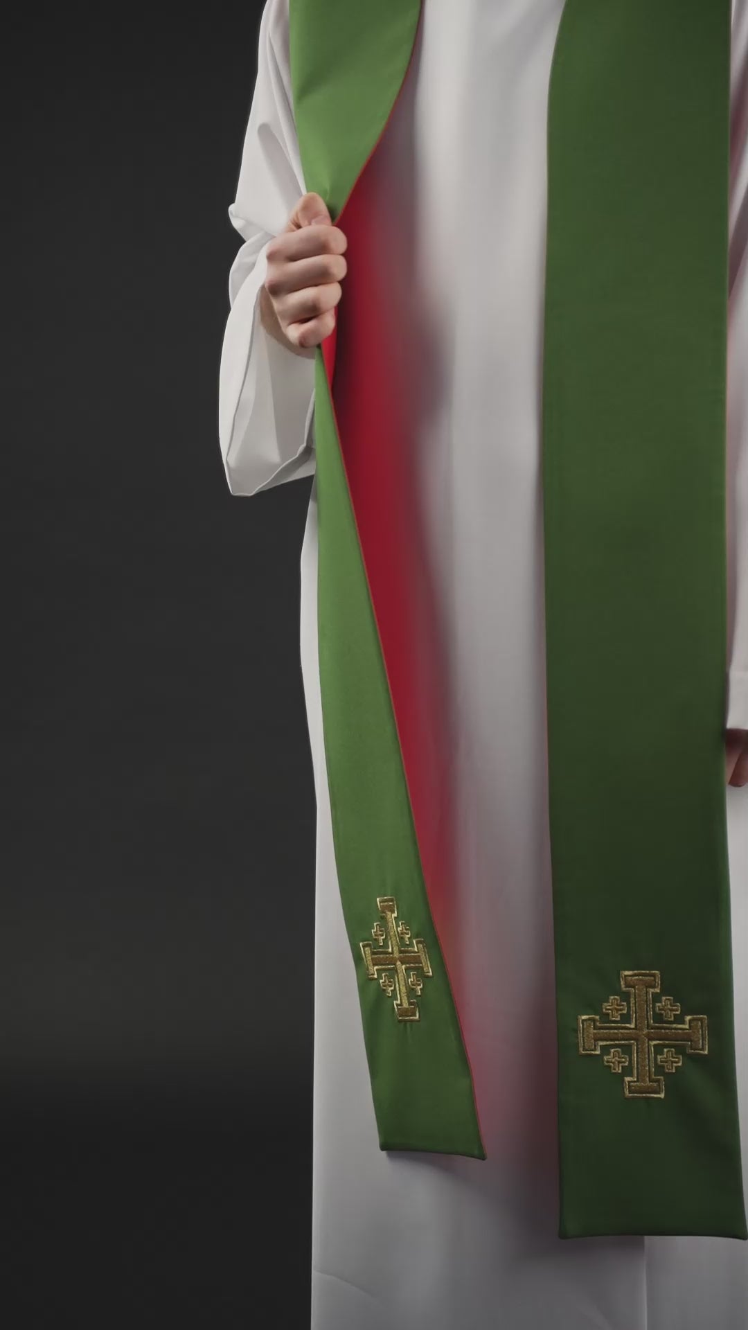 Étole de prêtre brodée des deux côtés, croix de Jérusalem verte et rouge