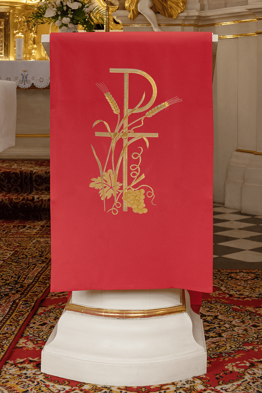 Rouge voile de lutrin brodée de la croix et du lectionnaire IHS KMO/027/02/01 CZERWONY 55*250 - CHASUBLES.FR