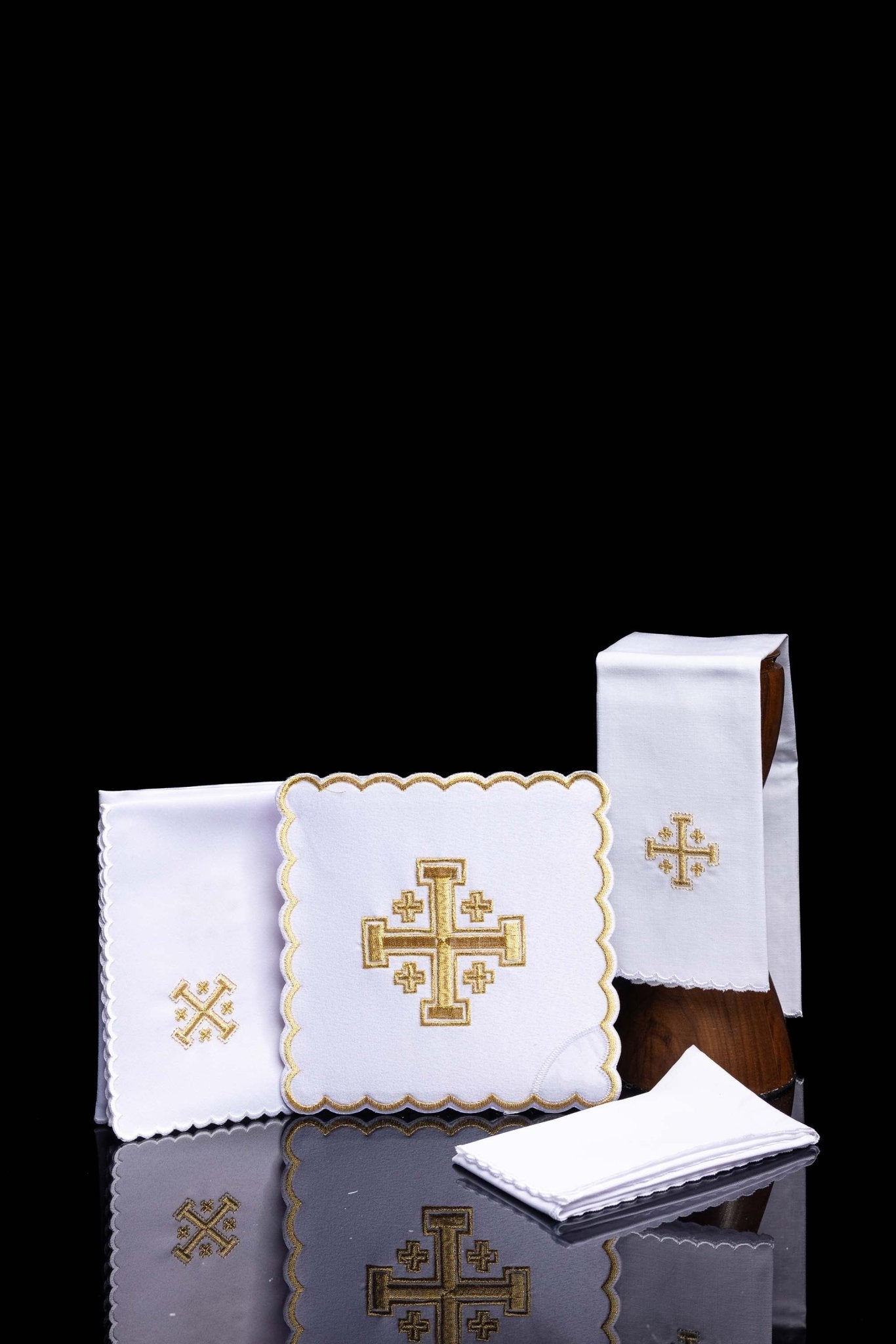 Set de tasse avec broderie en croix blanc KK/030/04 - CHASUBLES.FR