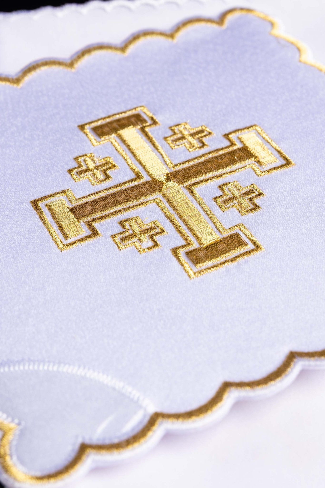 Set de tasse avec broderie en croix blanc KK/030/04 - CHASUBLES.FR