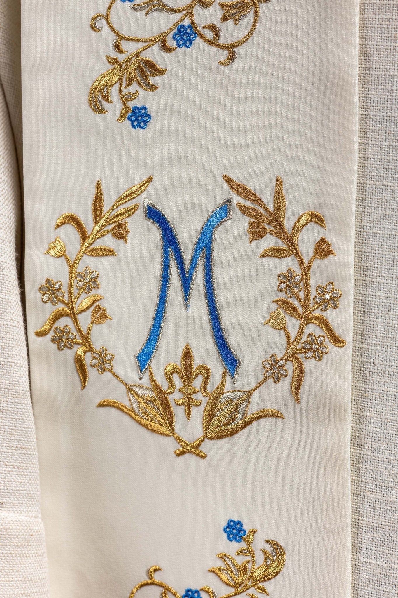 Stèle de Marie brodée écru KST/032/05/01 ECRU - CHASUBLES.FR