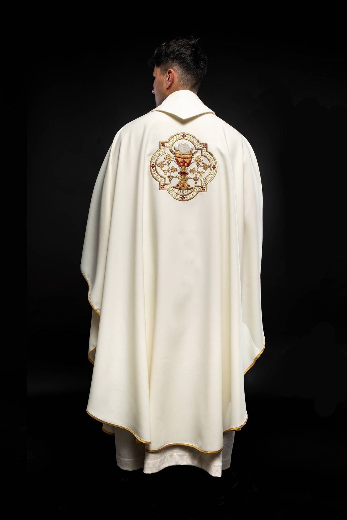 Vêtement brodé Cœur de Jésus et calice KOR/118/05/01 ECRU - CHASUBLES.FR