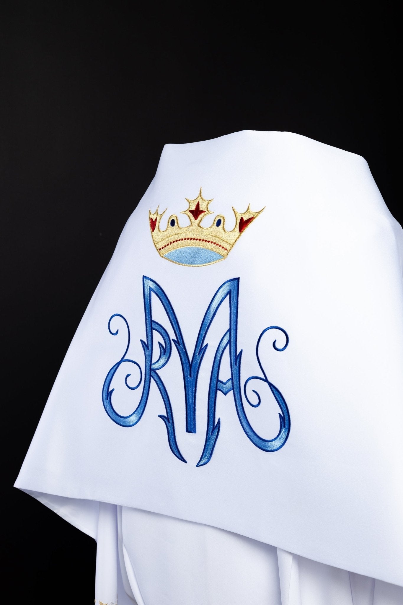 Voile brodé avec motif marial en couleur blanche KWL/023/04/20 50*270 BIAŁA SAT. - CHASUBLES.FR