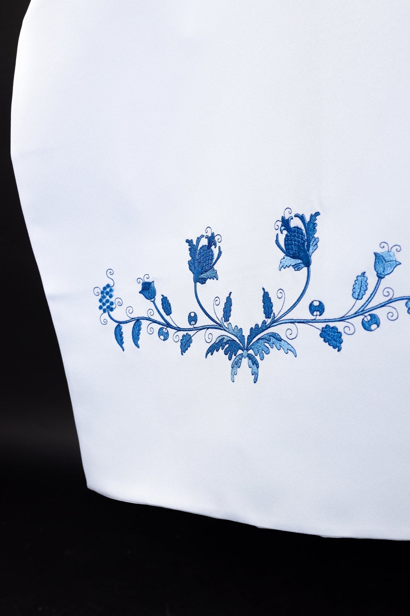 Voile brodé avec motif marial en couleur blanche KWL/023/04/20 50*270 BIAŁA SAT. - CHASUBLES.FR