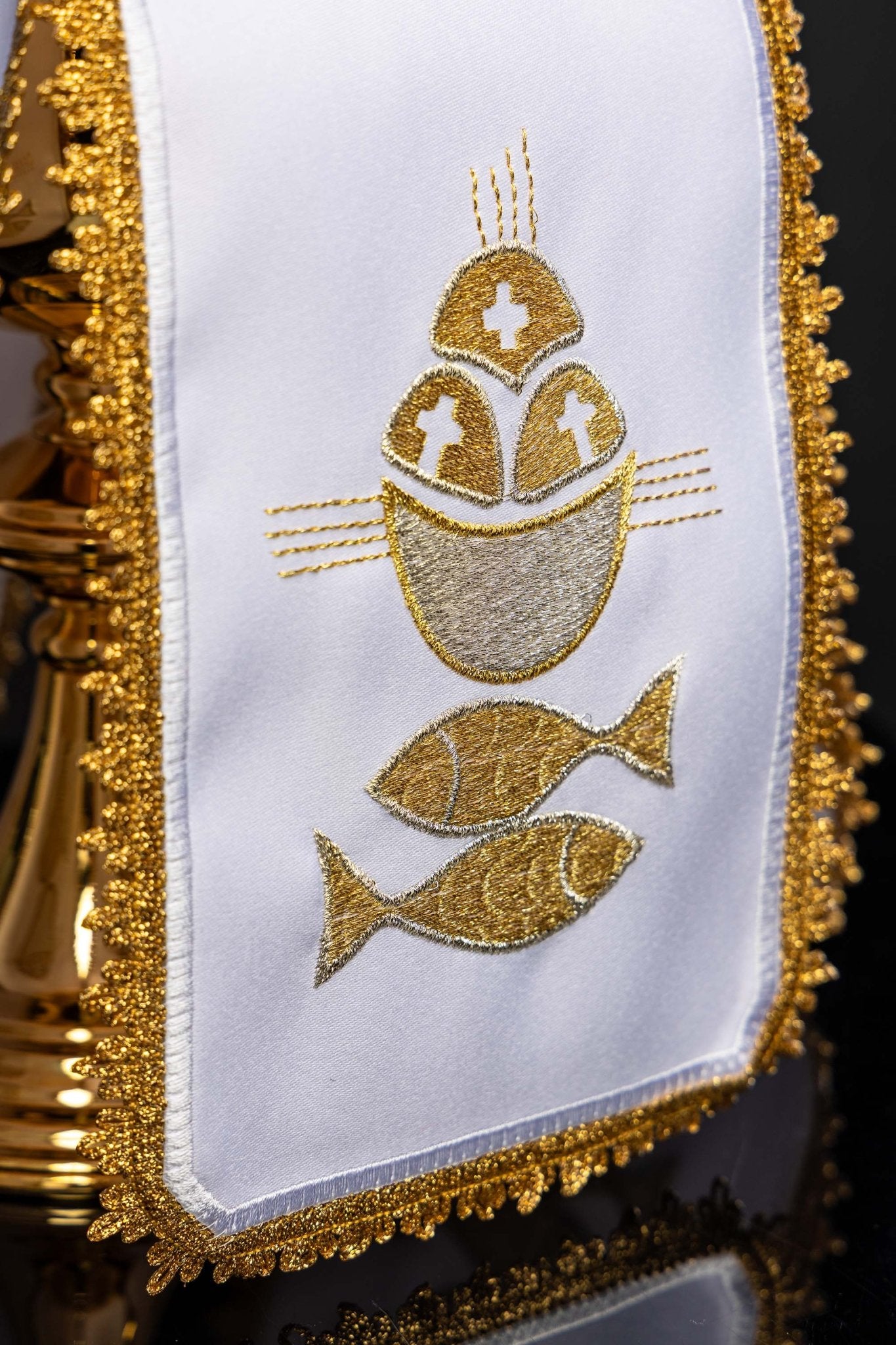 Voile de ciboire avec broderie du pain et des poissons KWE/018/K/04 29cm. BIAŁY - CHASUBLES.FR