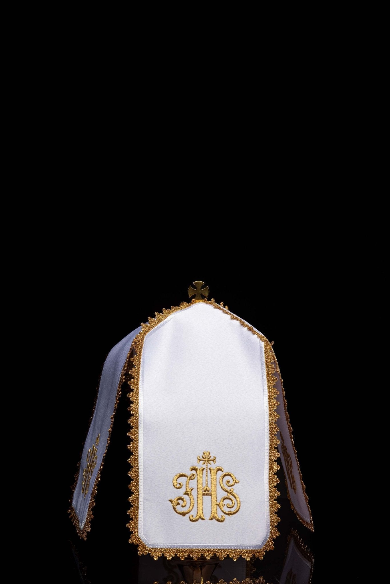 Voile de ciboire avec broderie IHS KWE/049/K/04 29cm. BIAŁY - CHASUBLES.FR