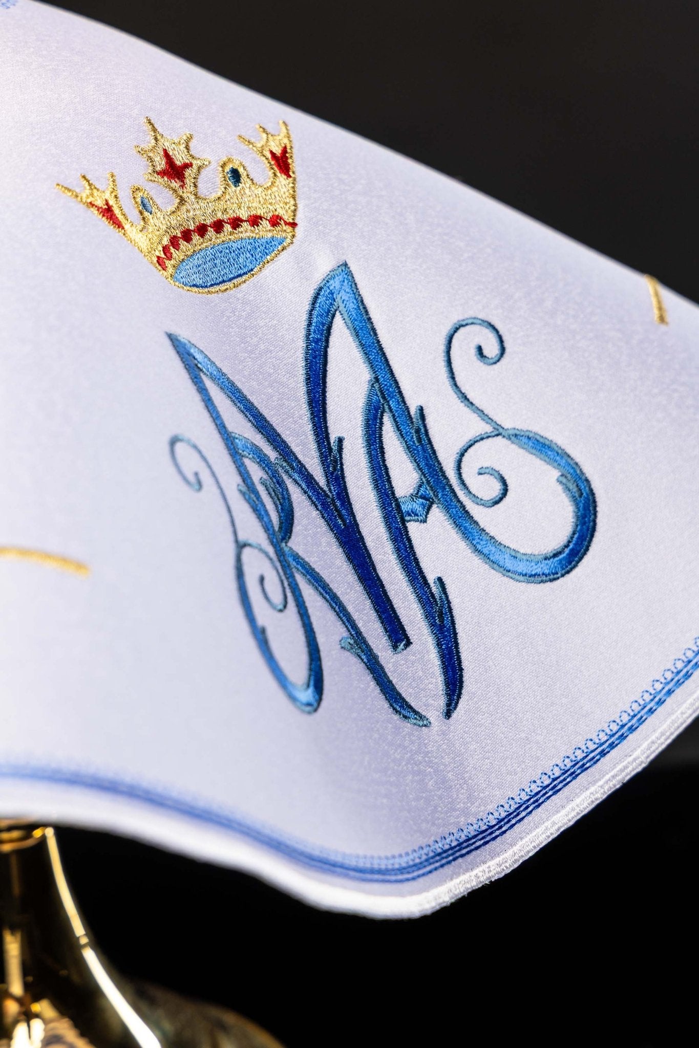 Voile de ciboire brodé avec motif marial KWE/003/C/04 45cm BIAŁY - CHASUBLES.FR
