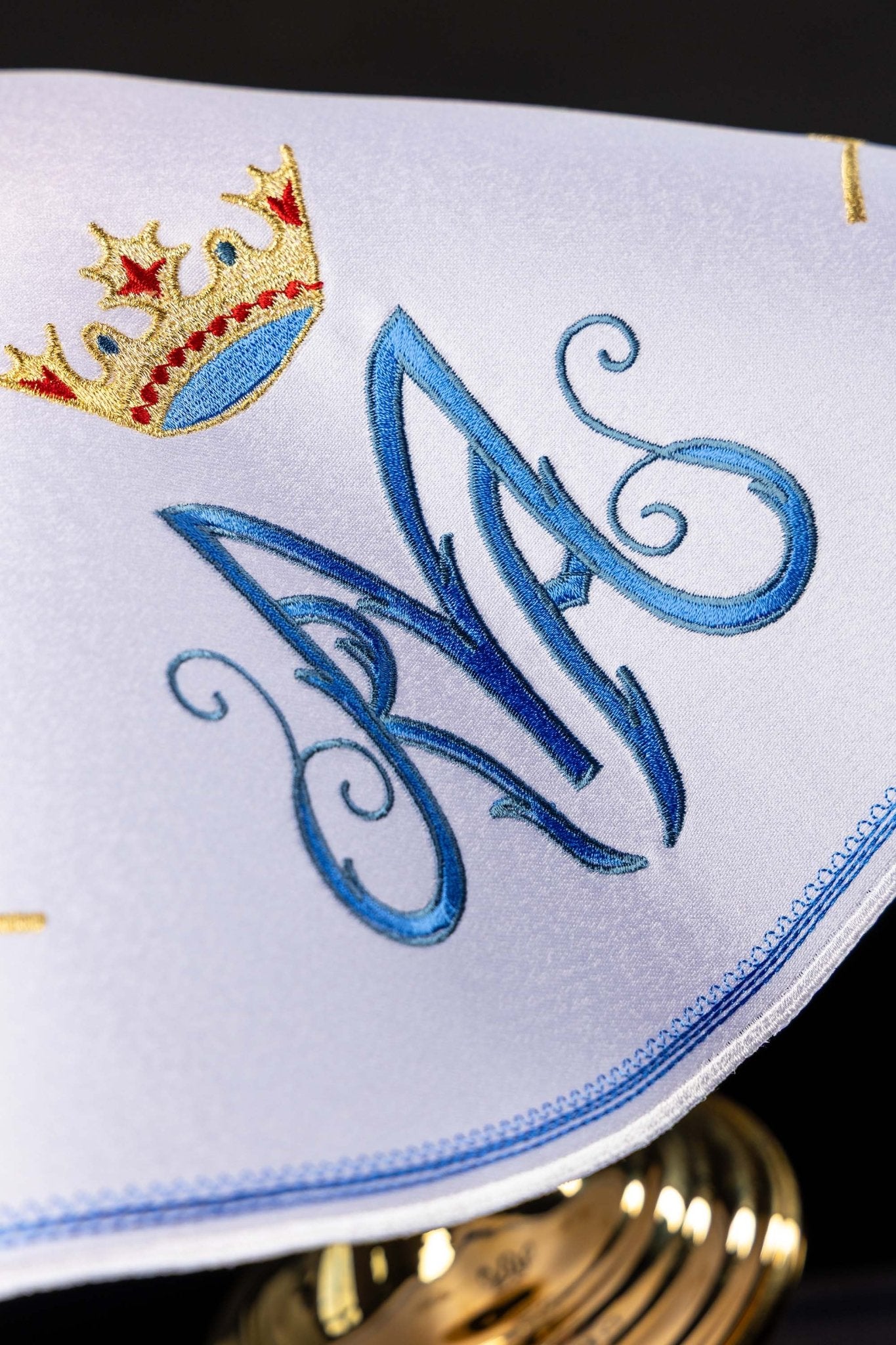 Voile de ciboire brodé avec motif marial KWE/003/C/04 45cm BIAŁY - CHASUBLES.FR