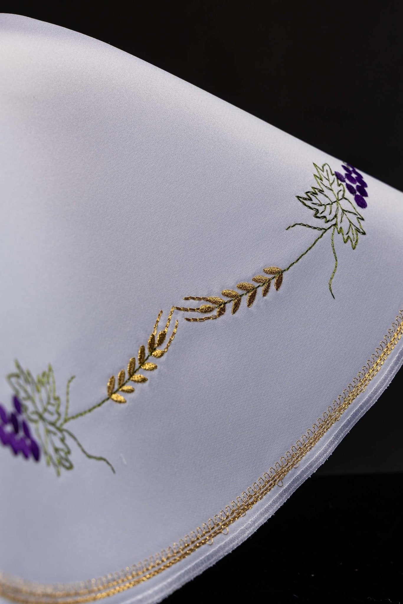 Voile de ciboire rond avec broderie IHS KWE/019/O/04 53cm BIAŁY - CHASUBLES.FR