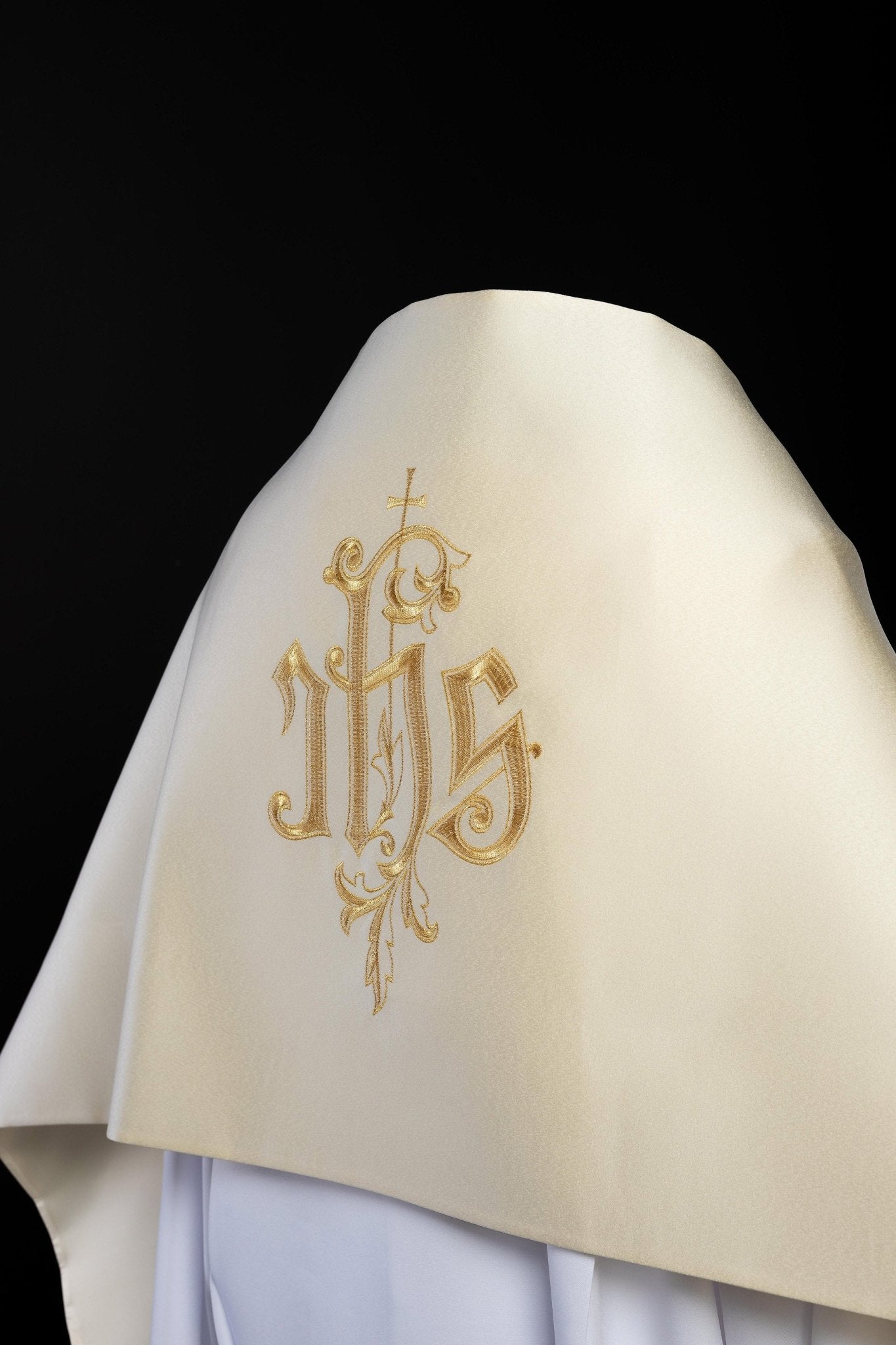 Voile liturgique brodé IHS KWL/038/05/20 55*270 ECRU SAT - CHASUBLES.FR