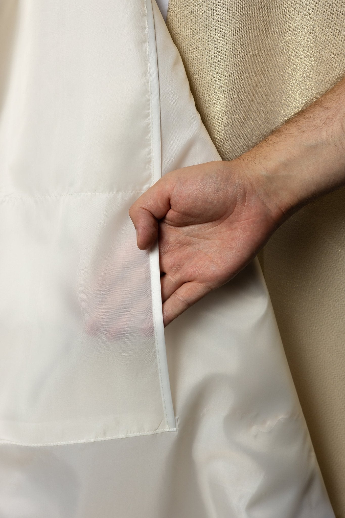 Voile liturgique brodé IHS KWL/038/05/20 55*270 ECRU SAT - CHASUBLES.FR