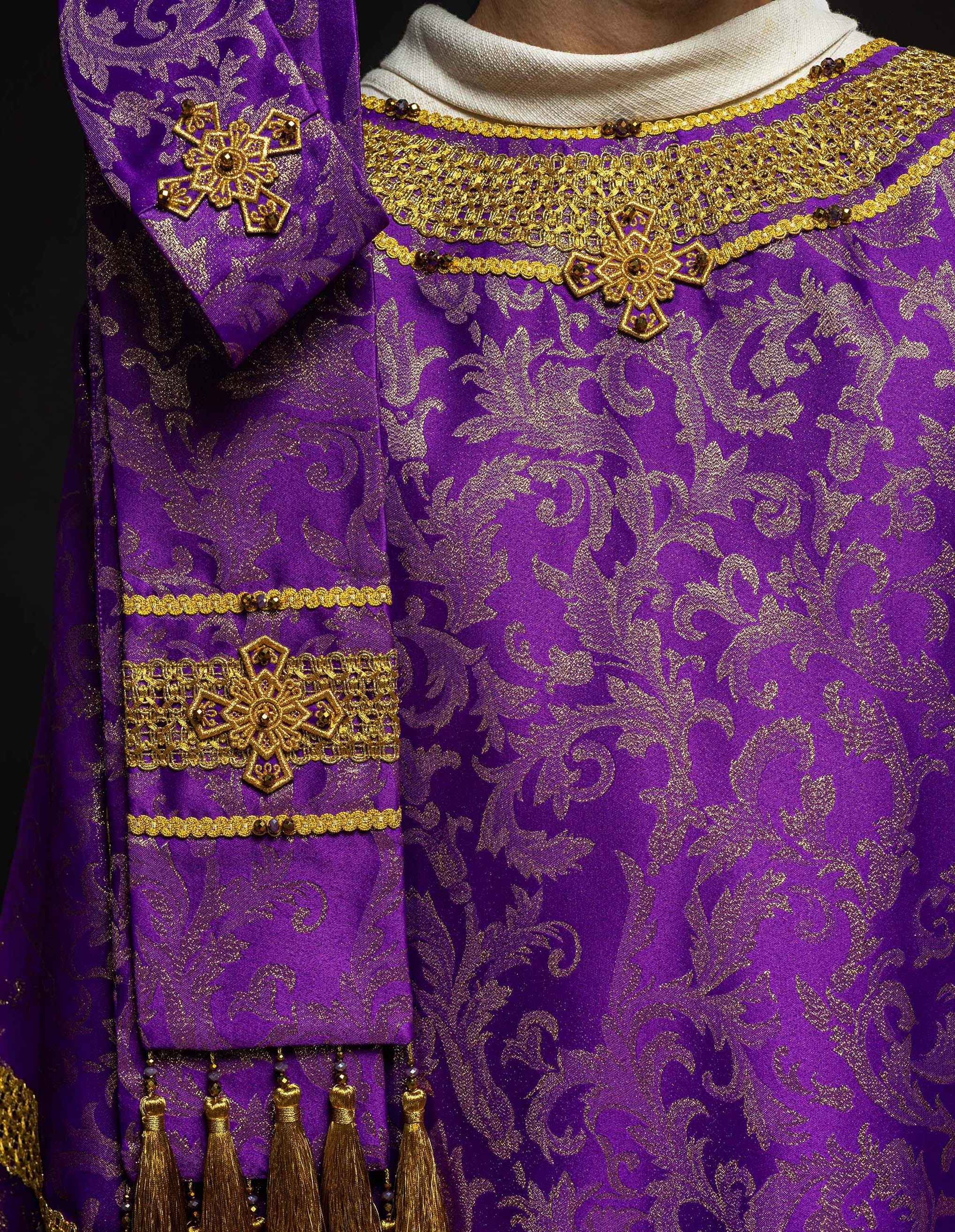 Chasuble pour l'Avent - laquelle choisir et pourquoi ? - CHASUBLES.FR