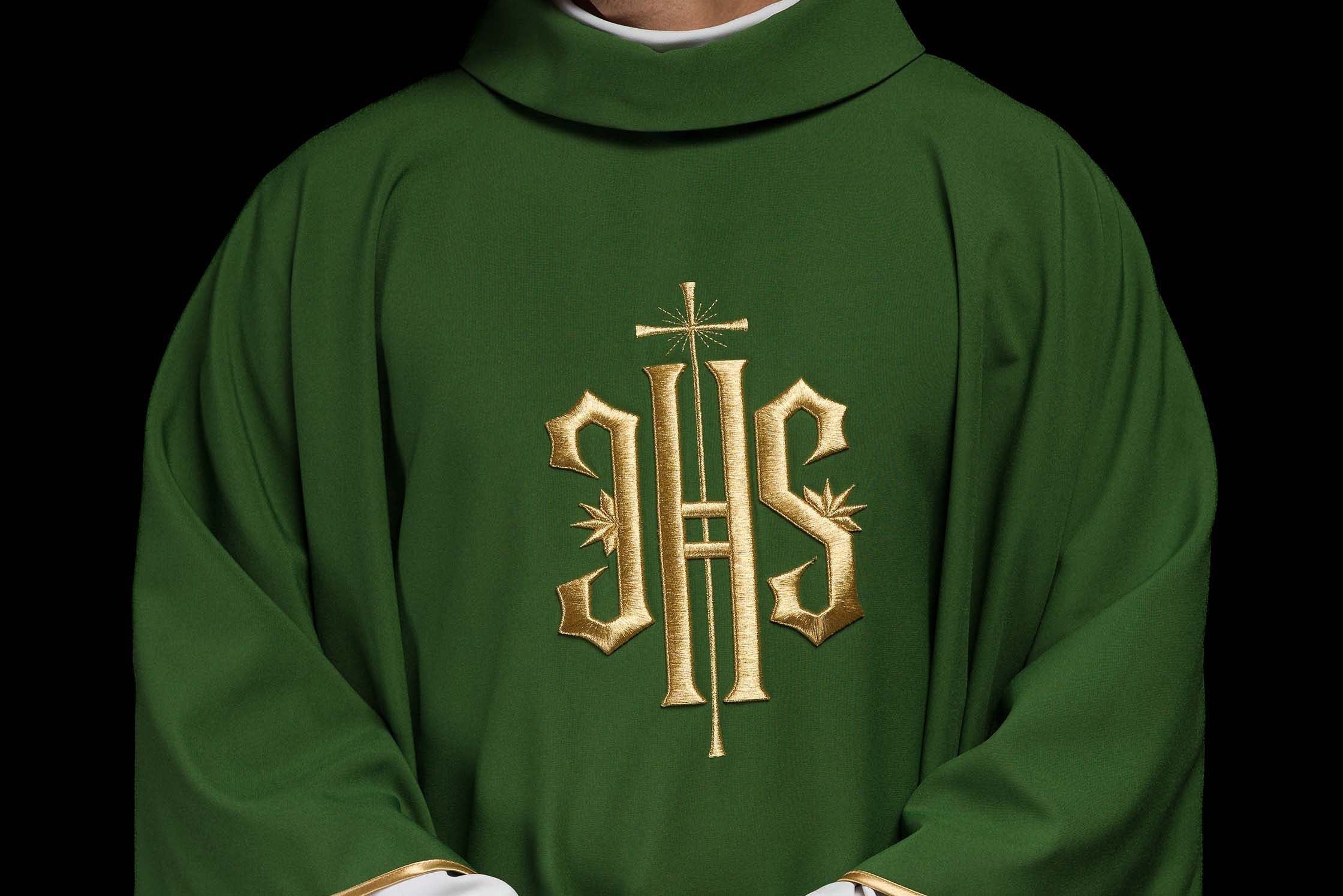 Comment préparer un sermon pour le dimanche ? Guide étape par étape - CHASUBLES.FR