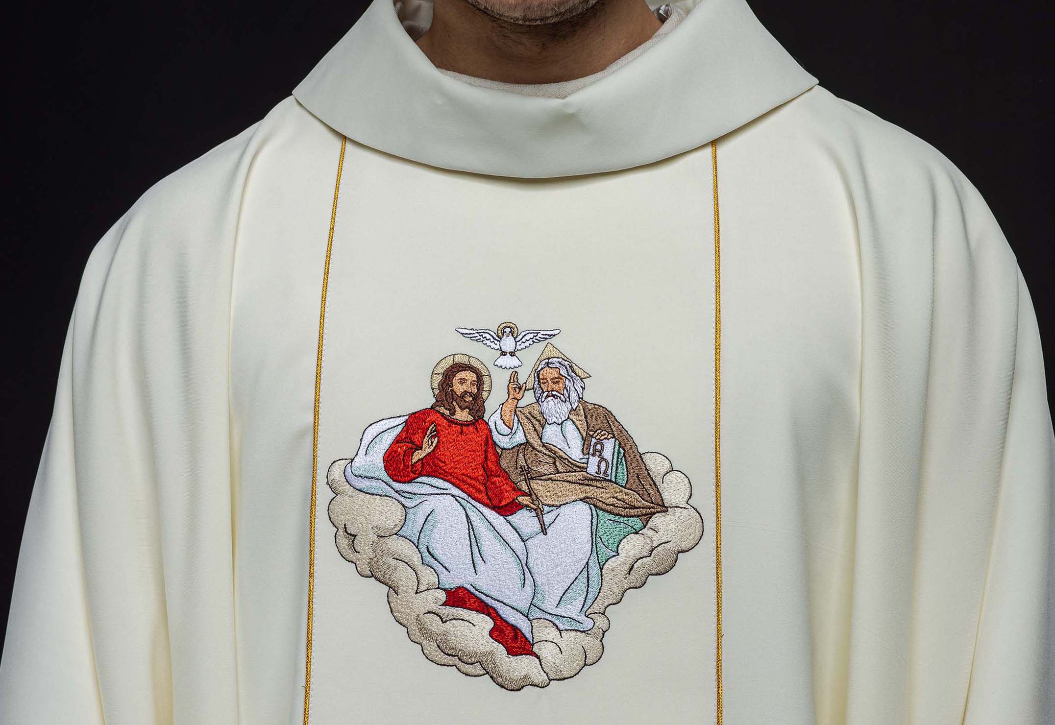 La liturgie avec la participation des enfants – comment bien la préparer ? - CHASUBLES.FR