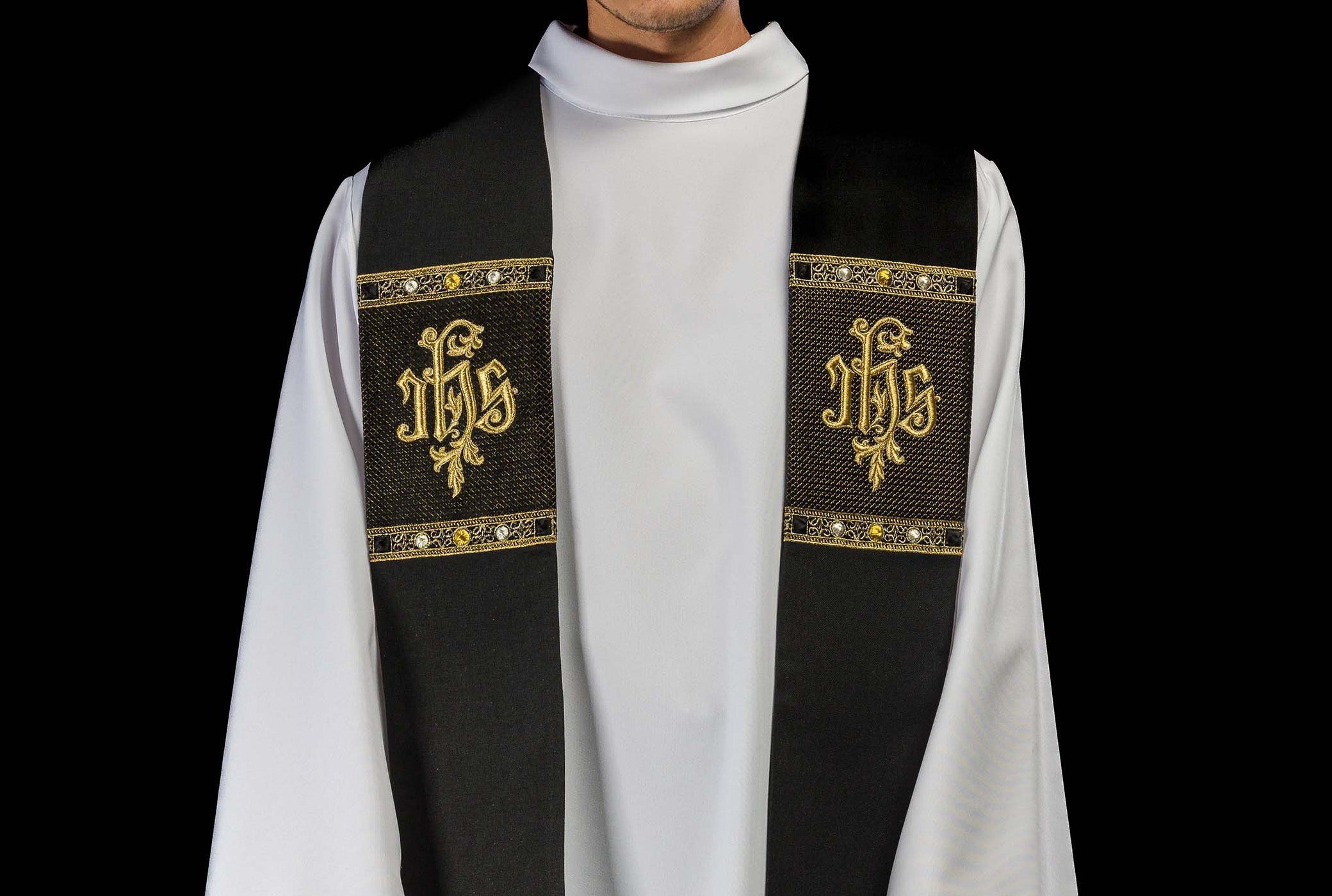 Prière pour les défunts – exemples et inspirations - CHASUBLES.FR