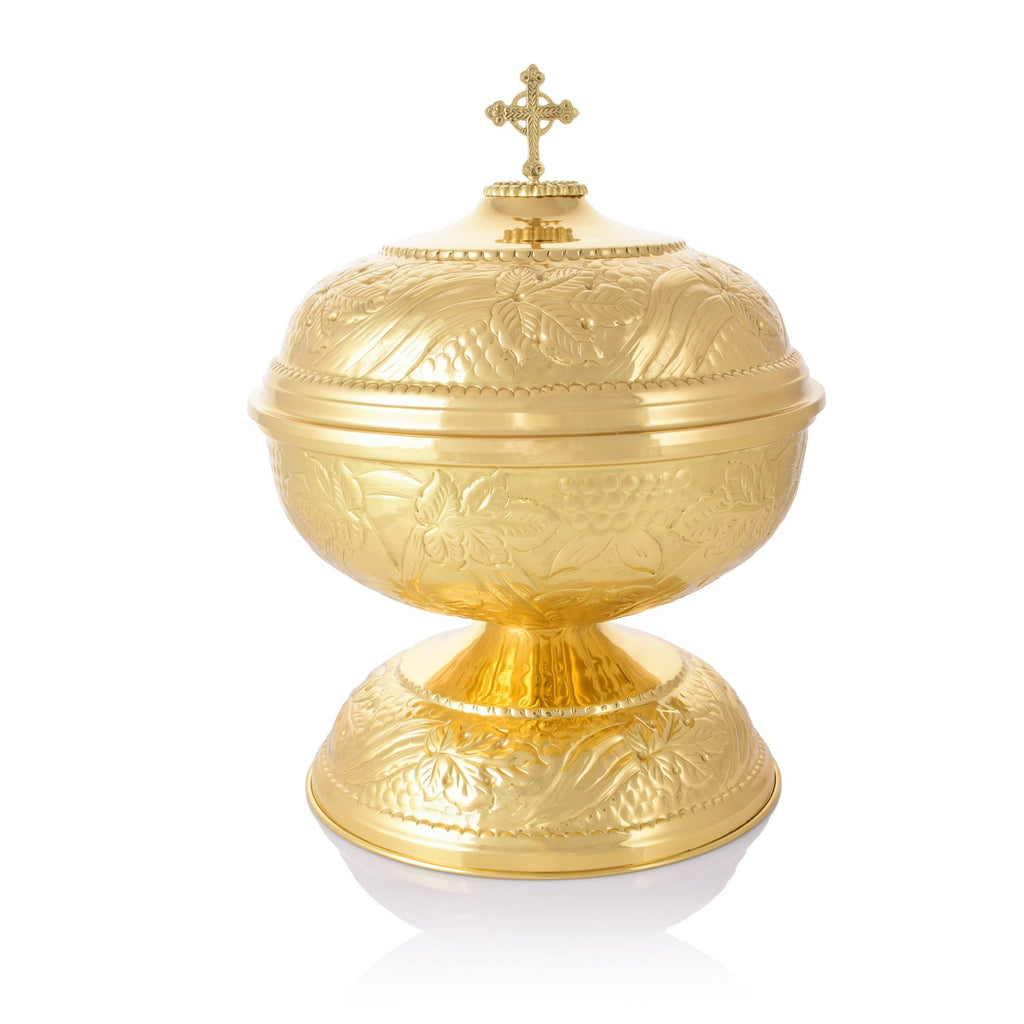 Fonts baptismaux en laiton