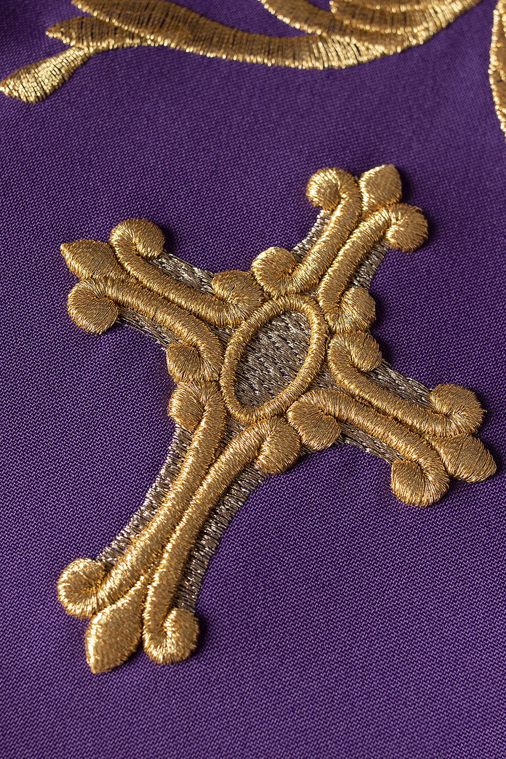 Étole de prêtre croix brodée violette