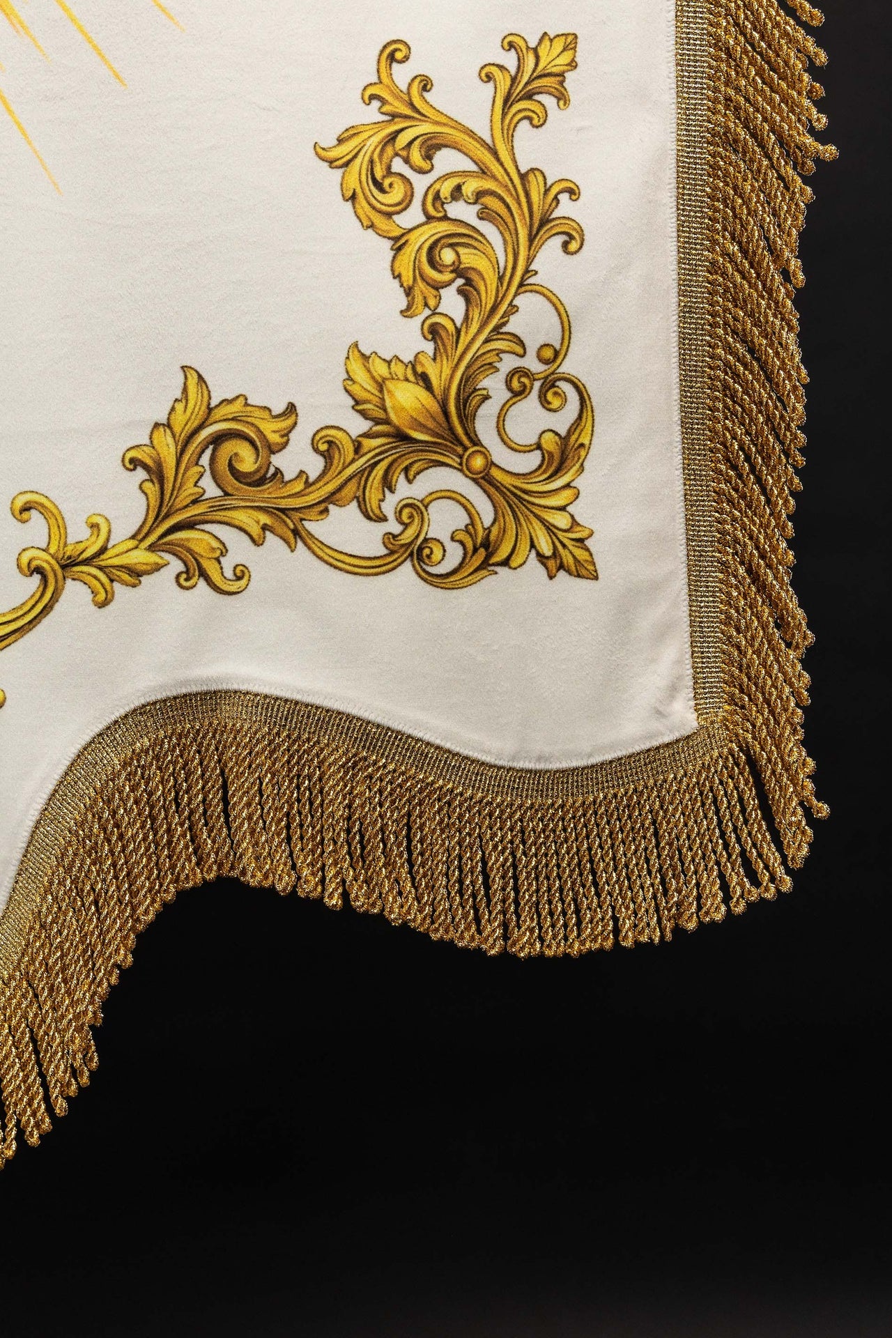 Bannière liturgique imprimée recto verso avec le Sacré-Cœur de Jésus et le christogramme IHS