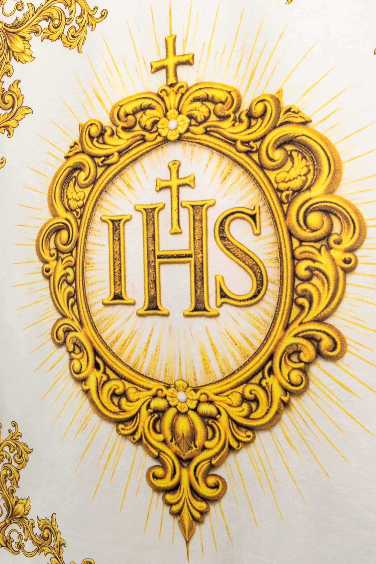 Bannière liturgique imprimée recto verso avec le Sacré-Cœur de Jésus et le christogramme IHS