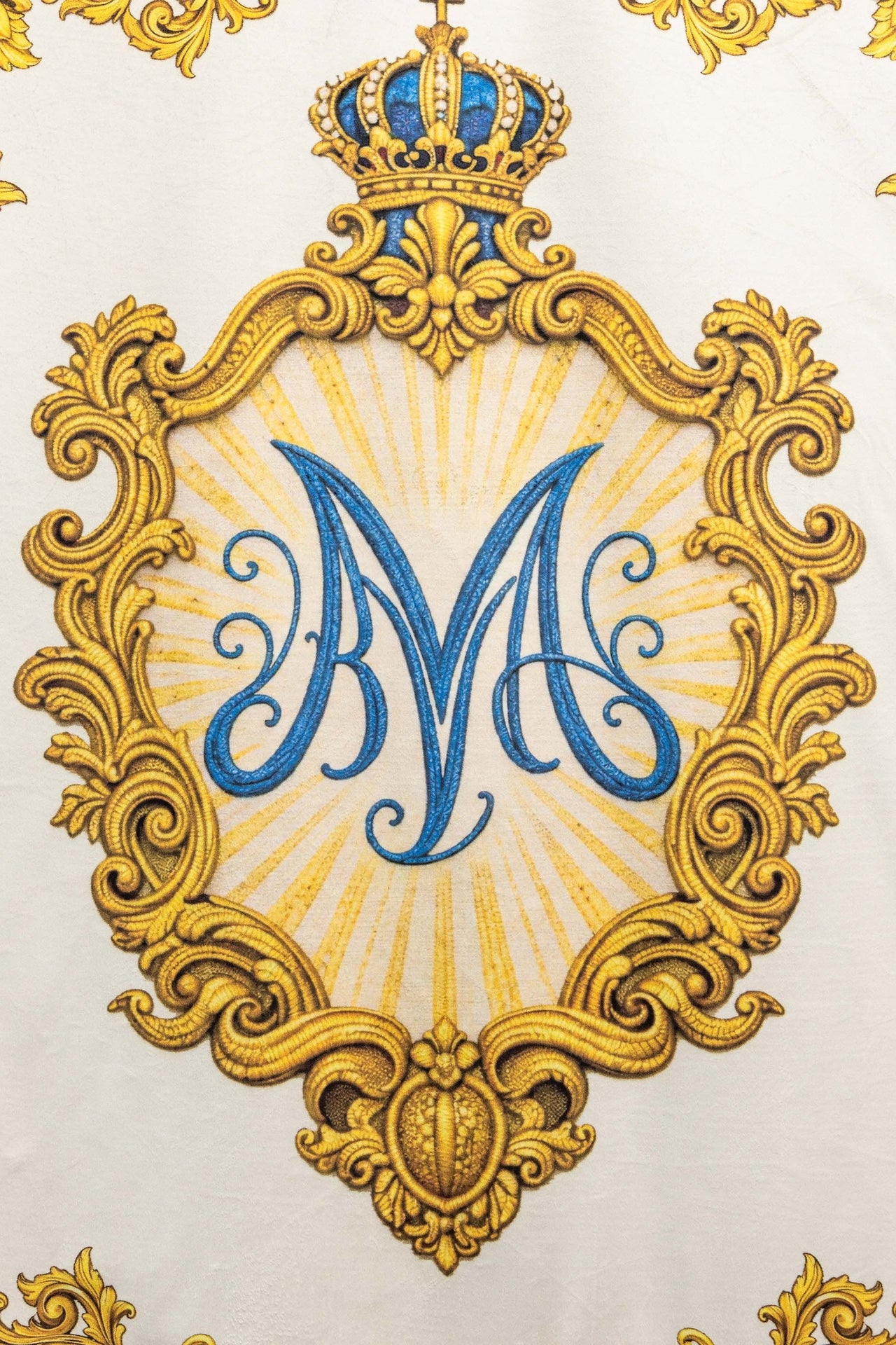 Bannière liturgique mariale imprimée recto verso avec le symbole du Cœur et le monogramme marial