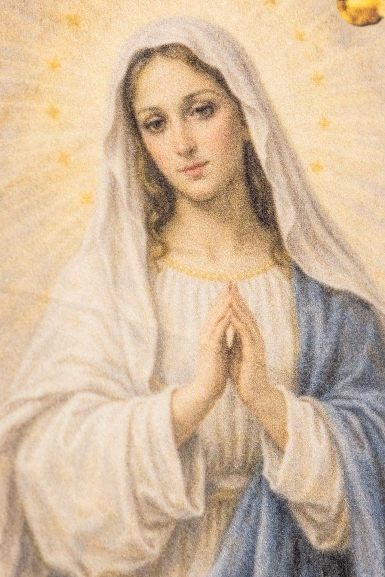 Bannière liturgique imprimée recto verso avec l’image de Notre-Dame de l’Immaculée Conception et le monogramme marial
