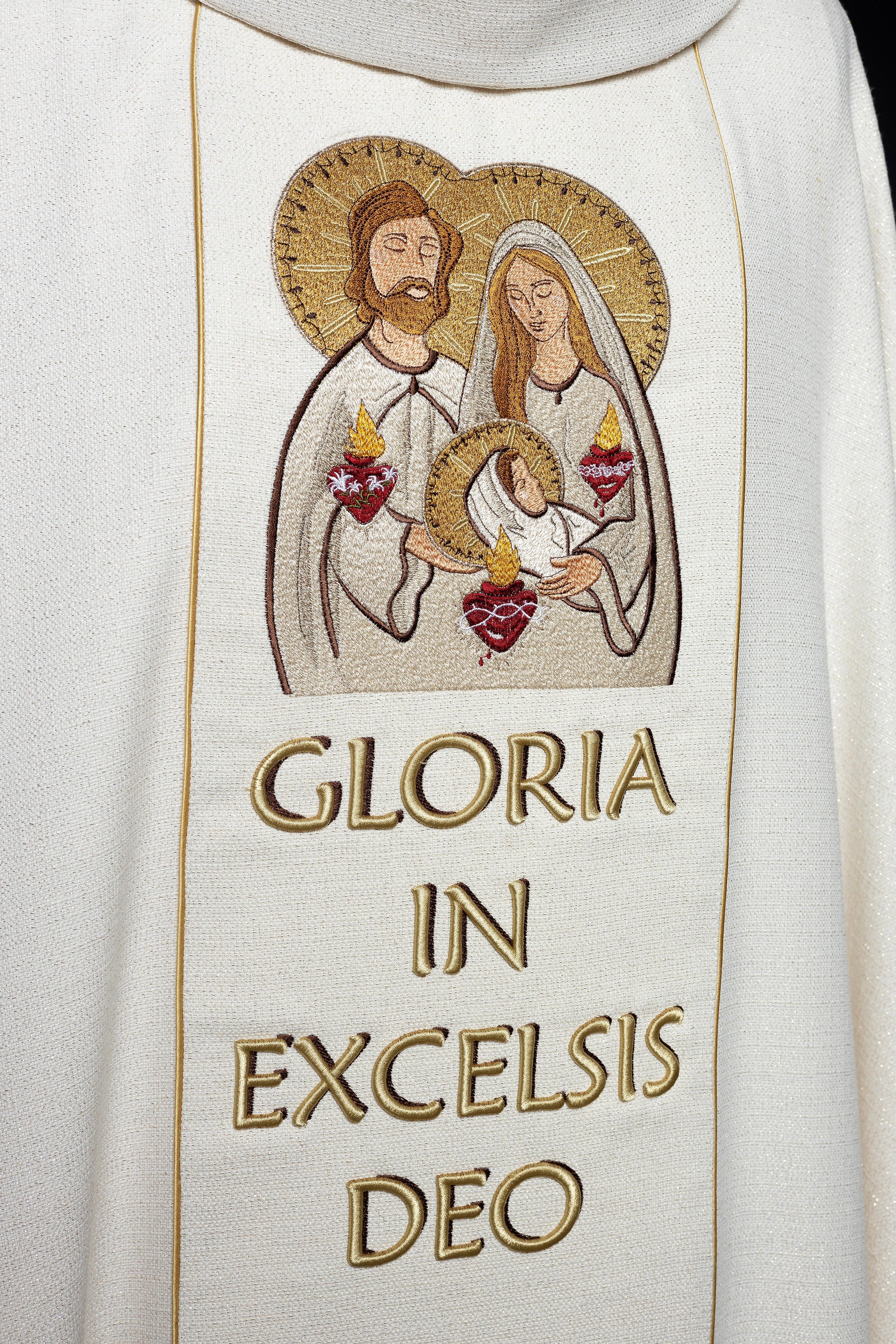 Chasuble de Noël brodée avec l'image de la Sainte Famille