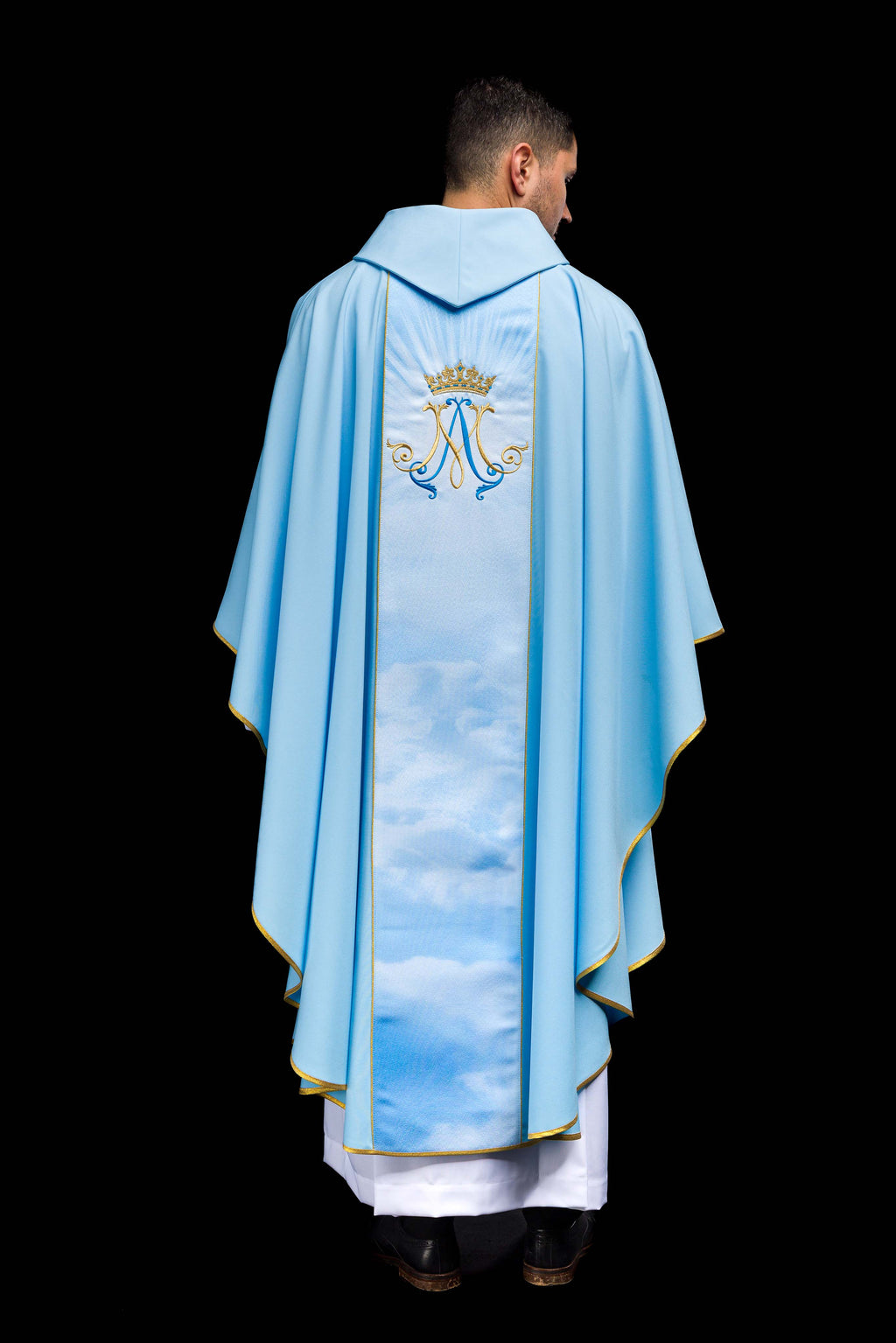 Chasuble liturgique bleue mariale avec une bande sublimée et brodée