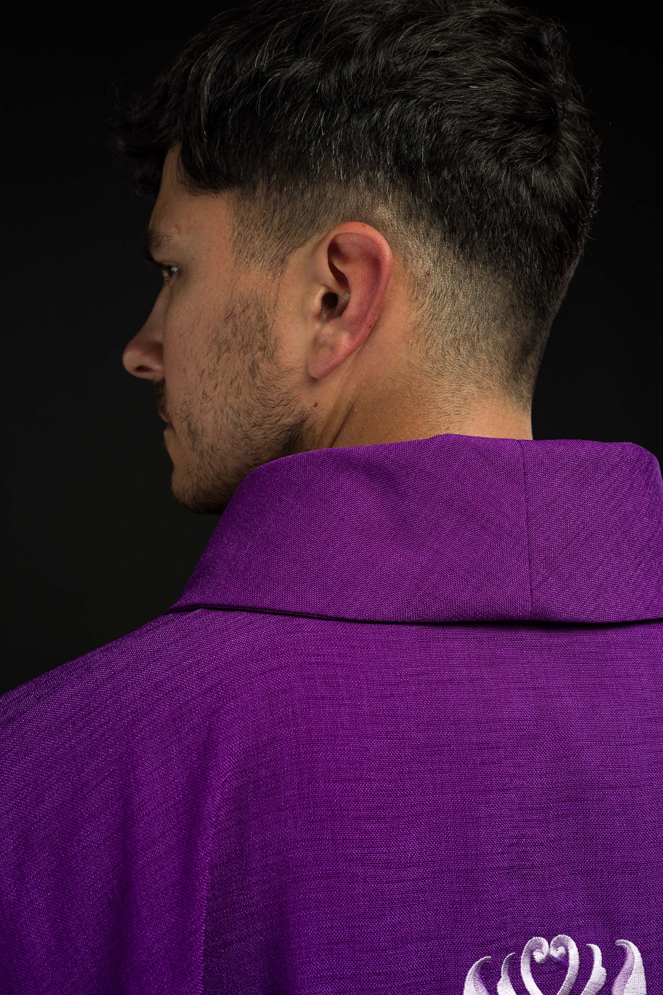 Chasuble violette avec broderie de la Croix