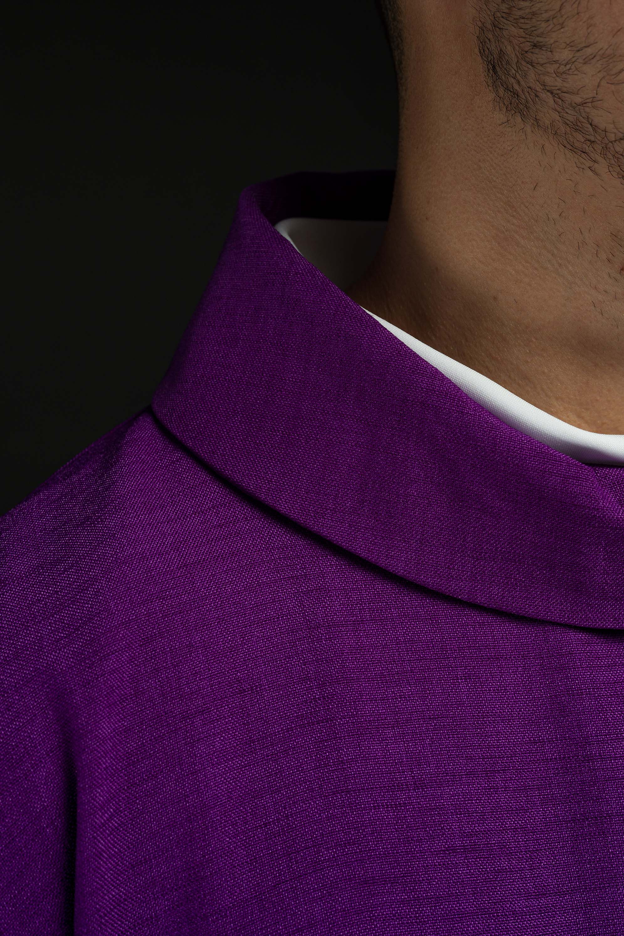 Chasuble violette avec broderie de la Croix