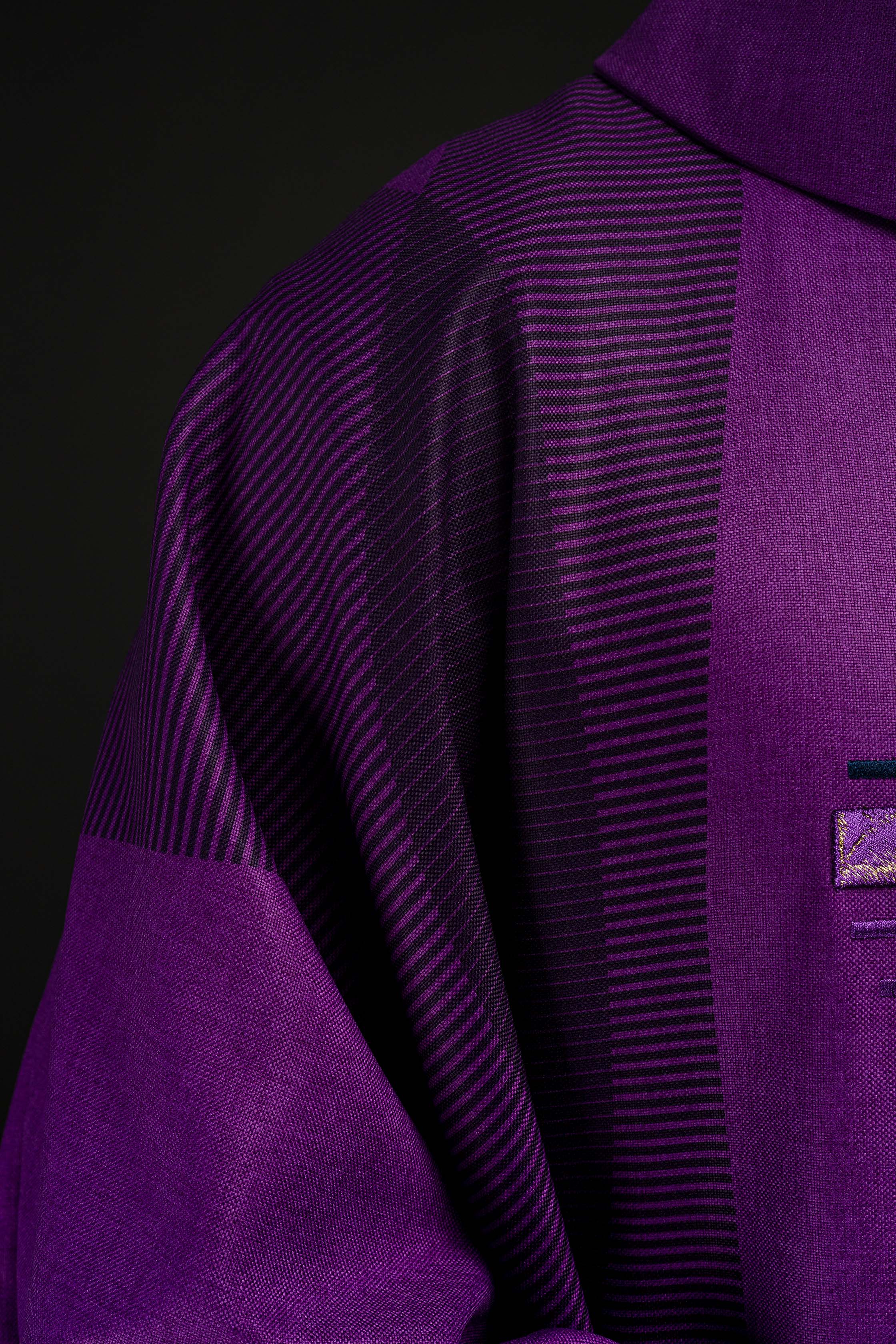 Chasuble violette avec croix