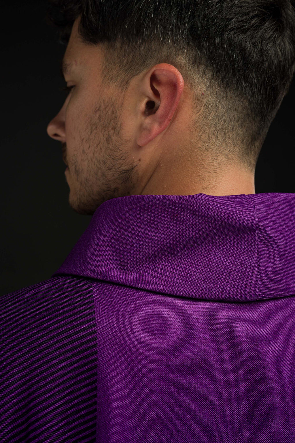 Chasuble violette avec croix