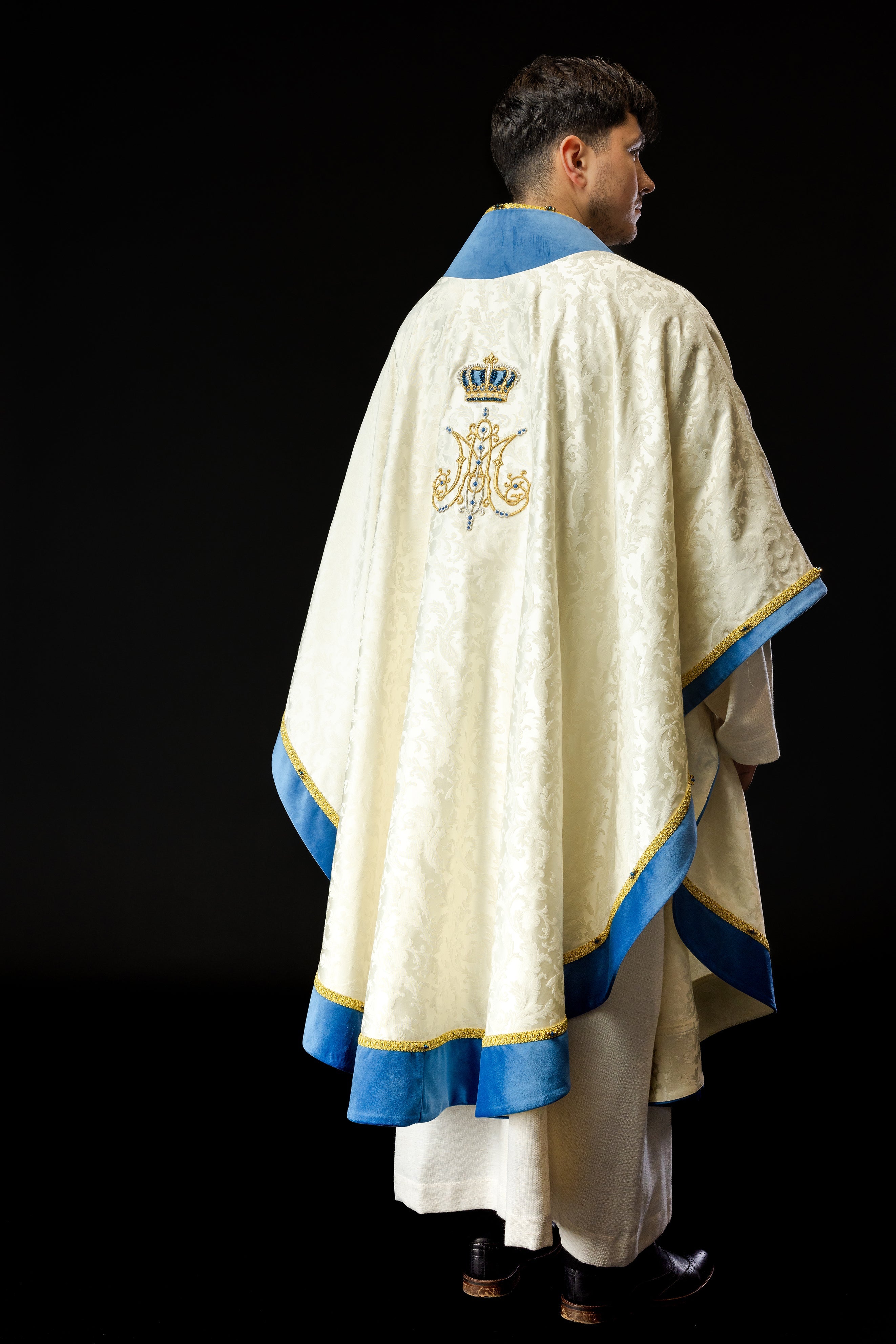 Chasuble mariale faite à la main avec des pierres naturelles Fait à la main 7006