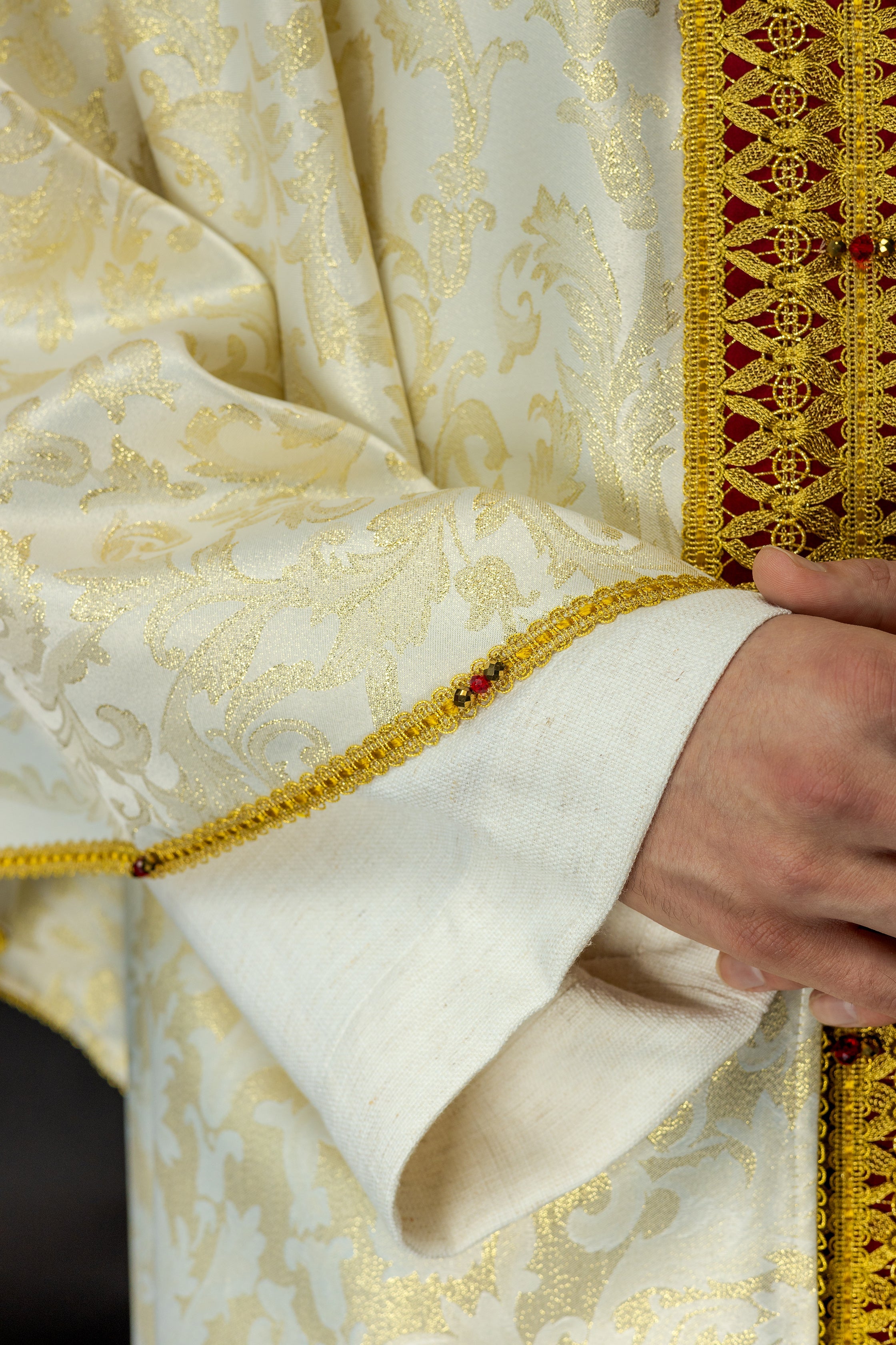 Chasuble faite à la main avec des pierres naturelles Fait à la main 7009