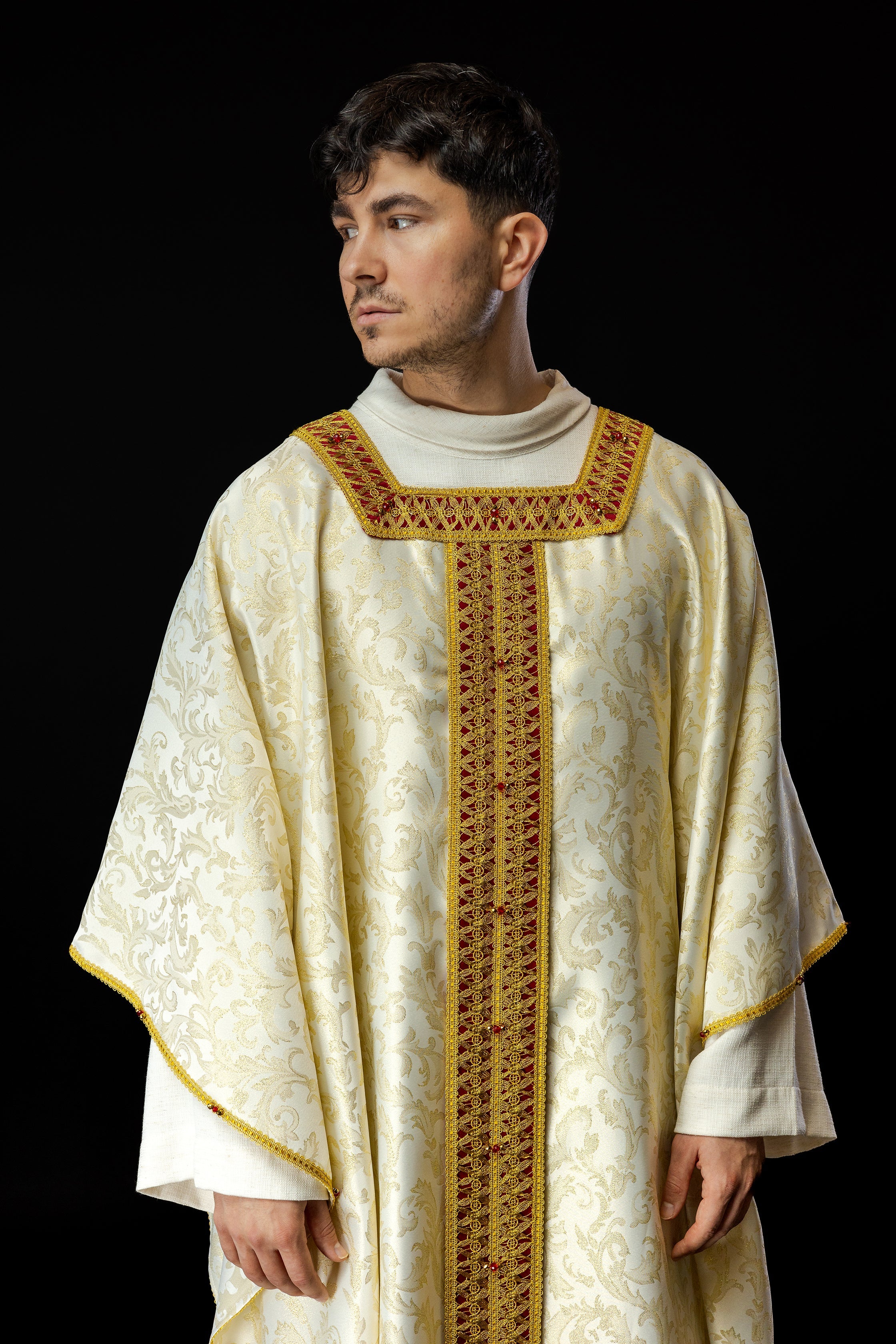 Chasuble faite à la main avec des pierres naturelles Fait à la main 7009