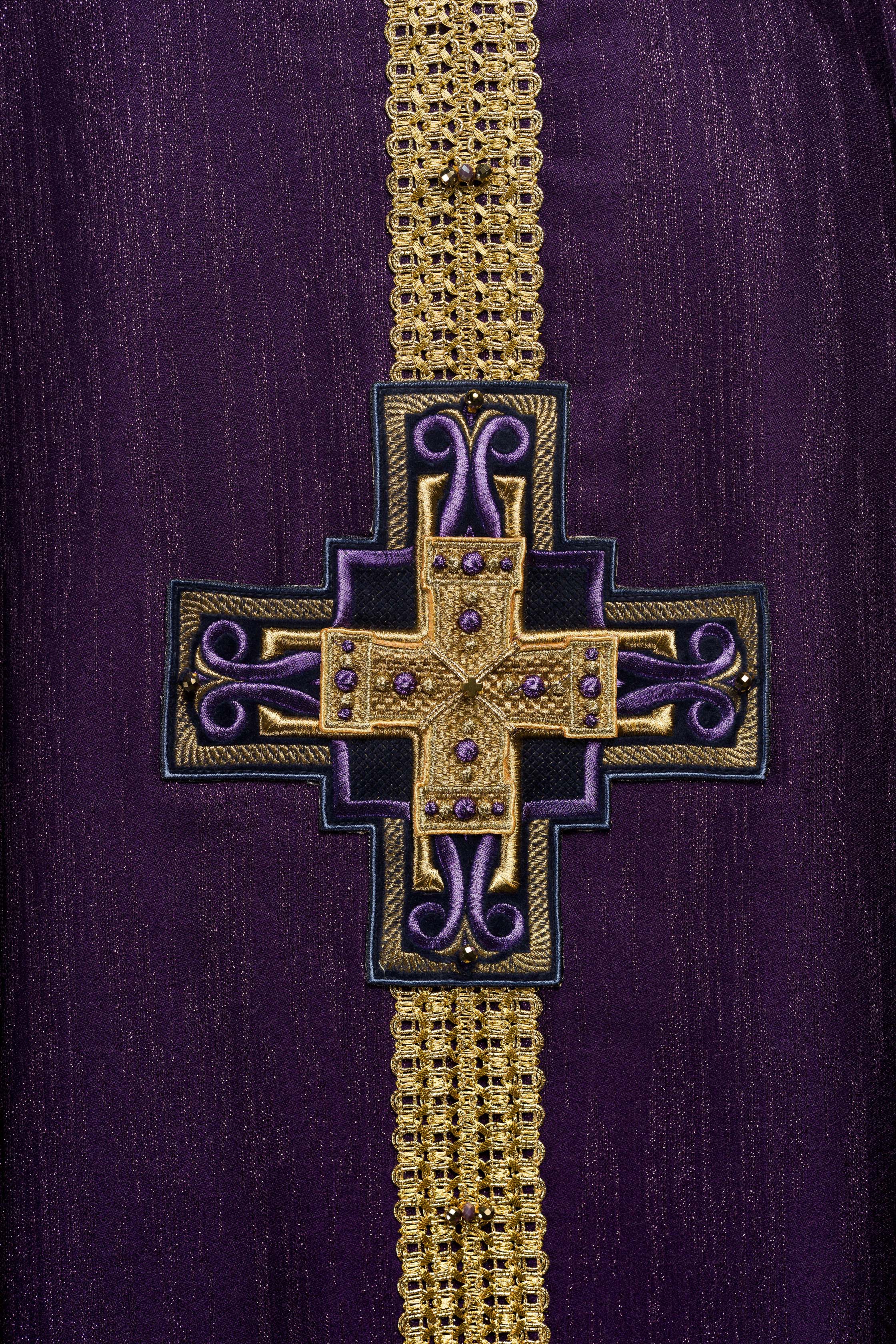 Chasuble faite à la main avec pierres naturelles Handmade 7015 Violet