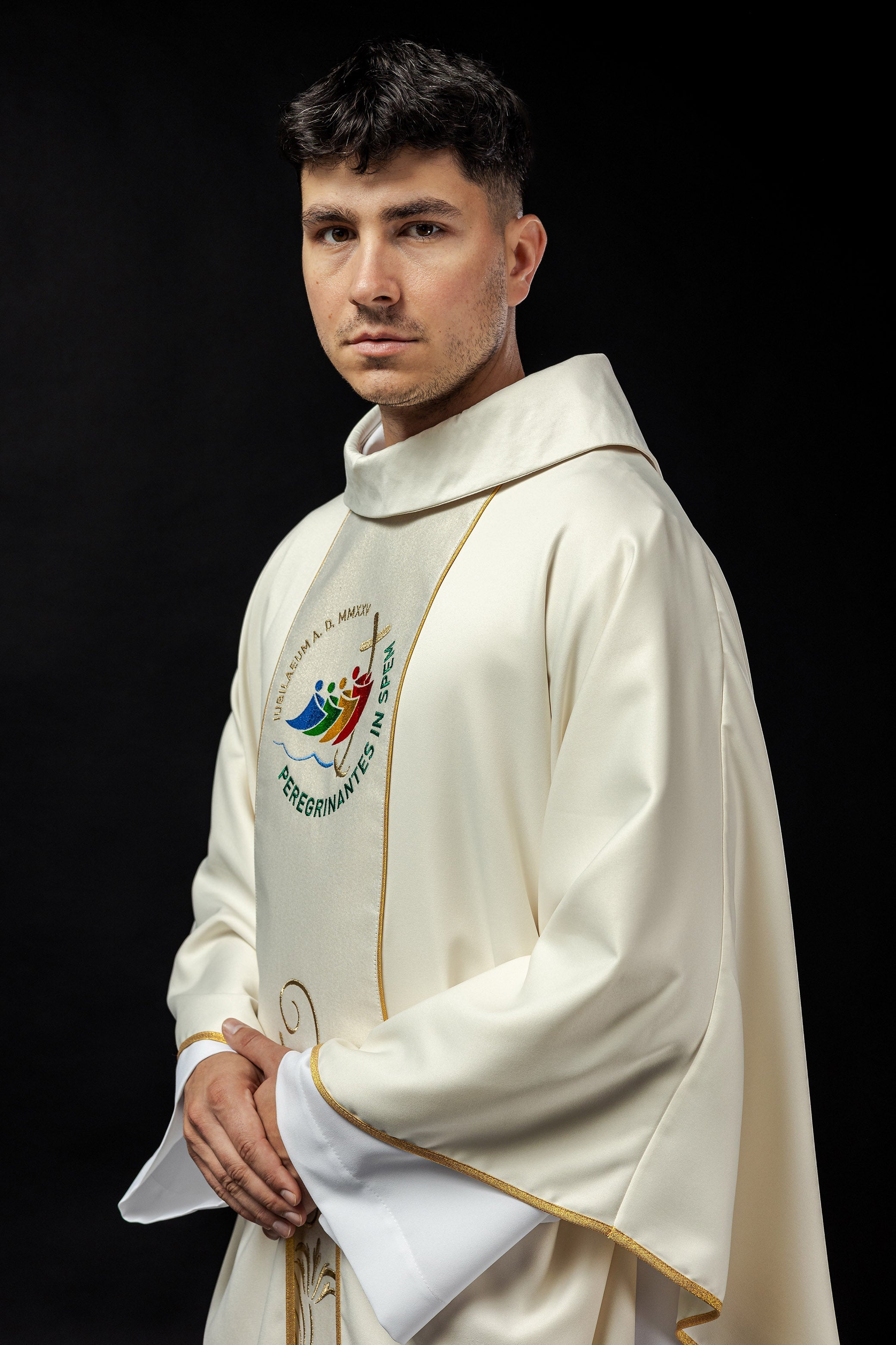 Chasuble avec ceinture brodée avec logo du jubilé écru JUBILEE ROME 2025