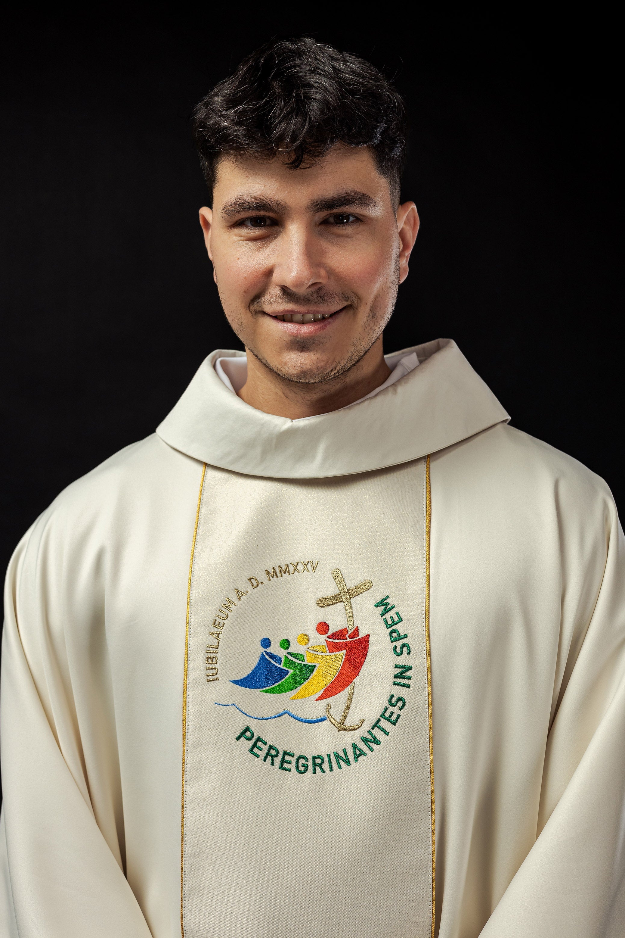 Chasuble avec ceinture brodée avec logo du jubilé écru JUBILEE ROME 2025