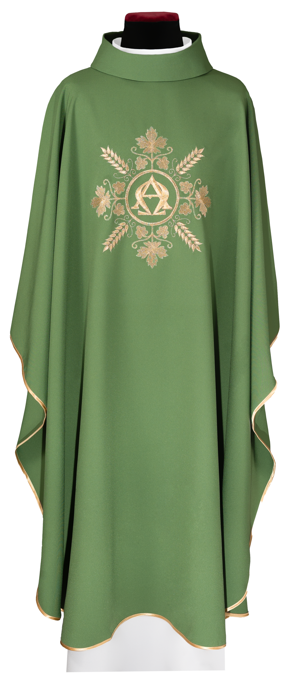 Chasuble vert brodé avec les symboles Alpha et Omega et des épis de blé