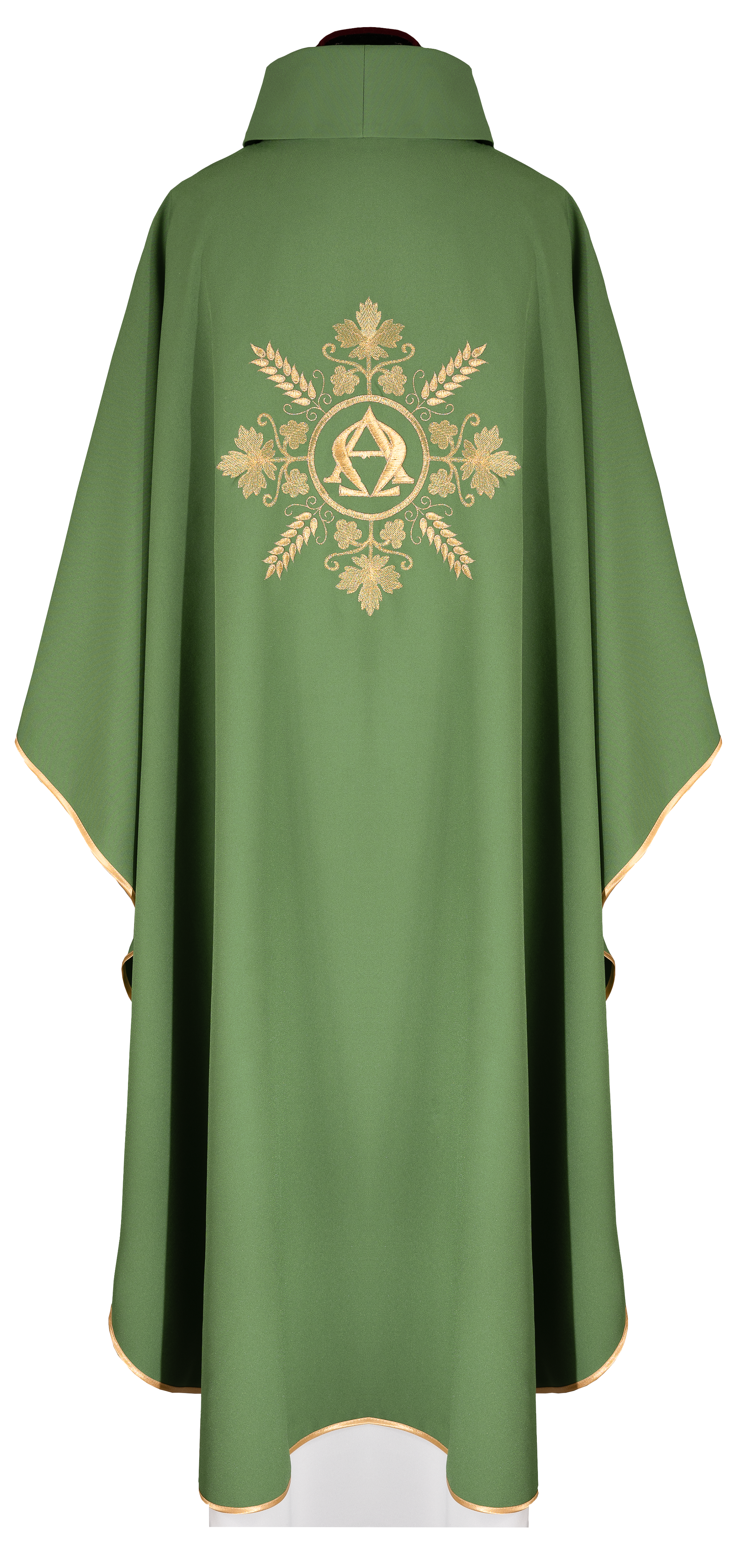 Chasuble vert brodé avec les symboles Alpha et Omega et des épis de blé