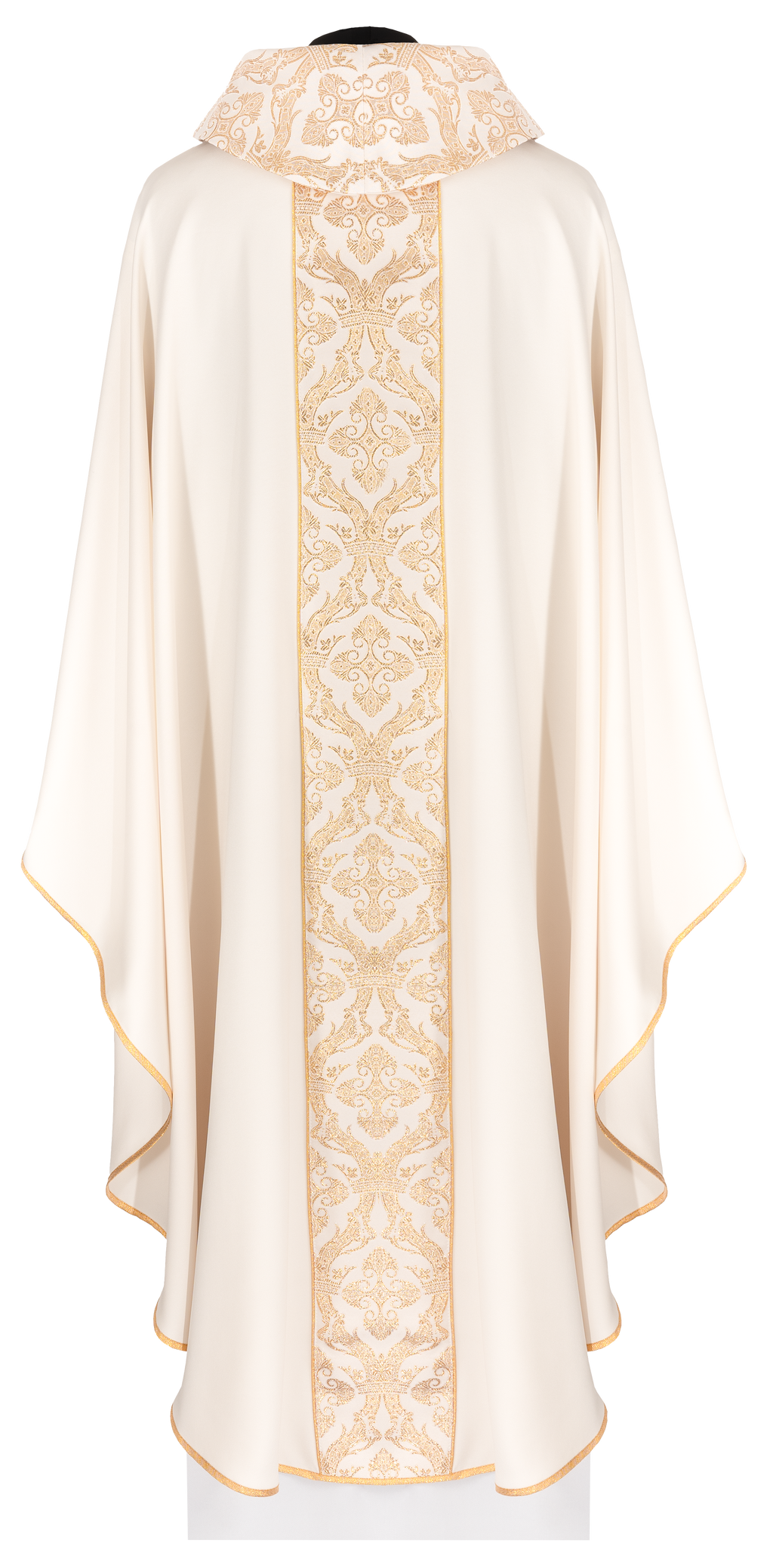 Chasuble liturgique avec bande brodée et col de couleur écru